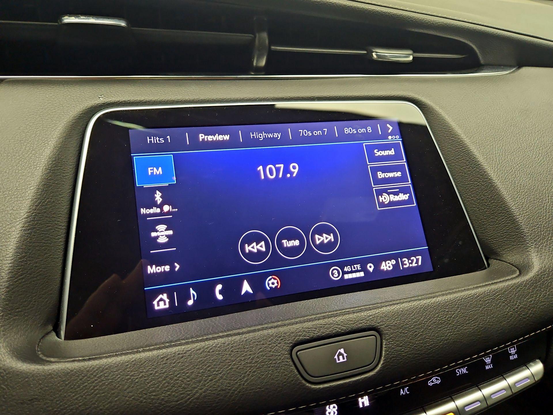 Thumbnail: 2023 Cadillac XT4 - 16