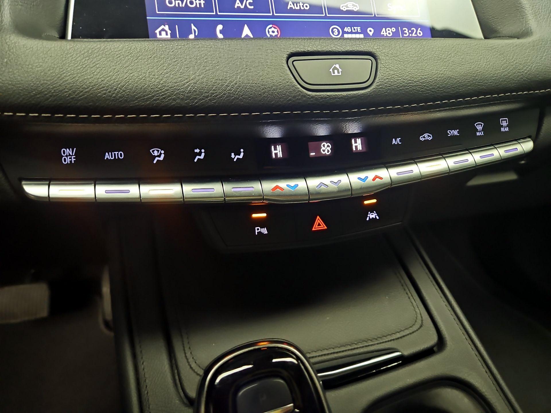 Thumbnail: 2023 Cadillac XT4 - 17