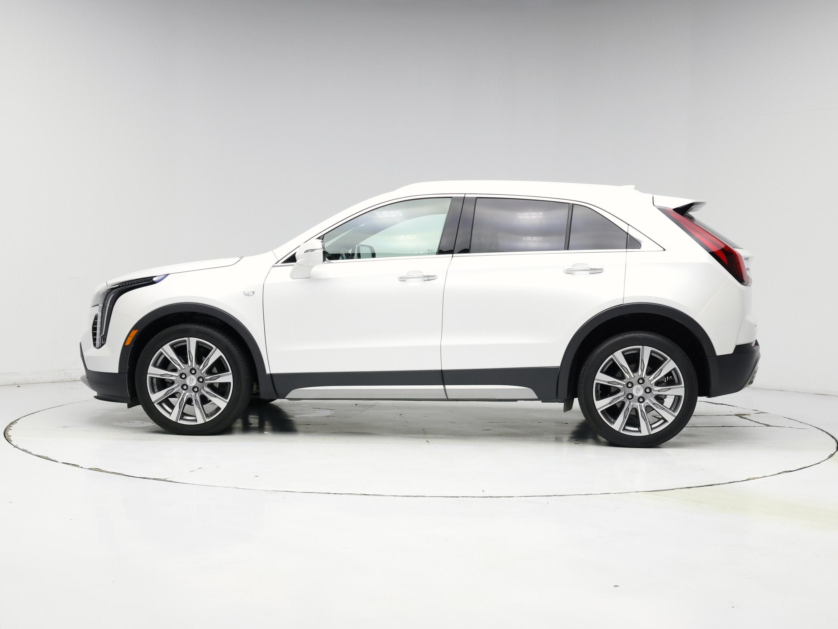 Thumbnail: 2023 Cadillac XT4 - 3