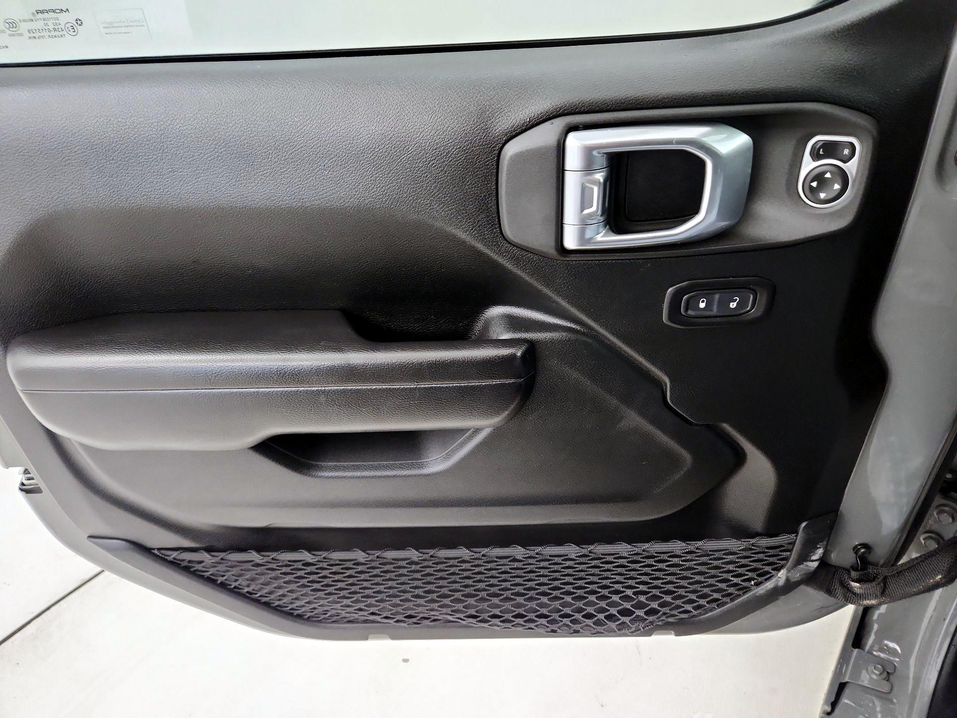 Thumbnail: 2020 Jeep Wrangler - 12