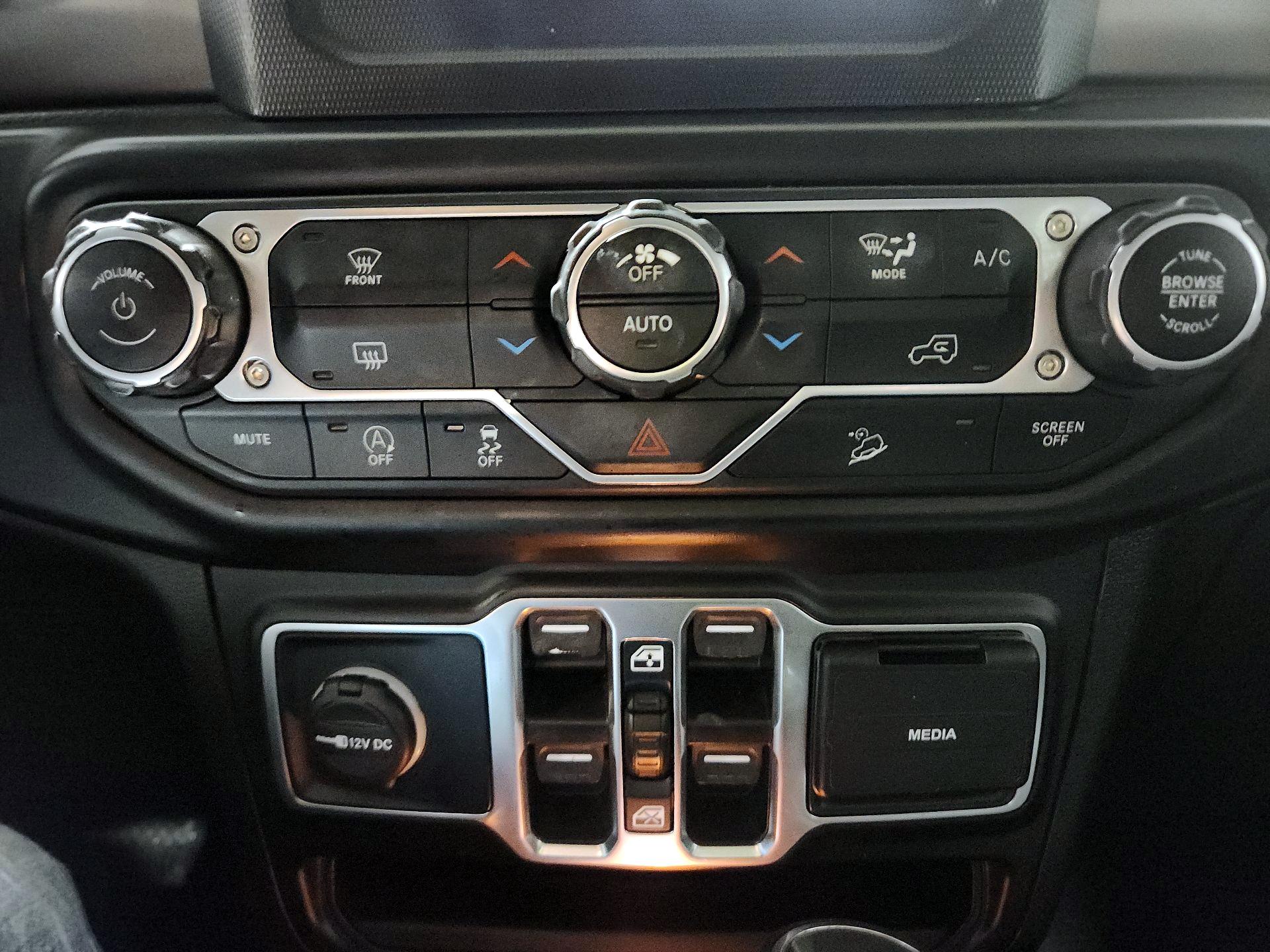 Thumbnail: 2020 Jeep Wrangler - 14