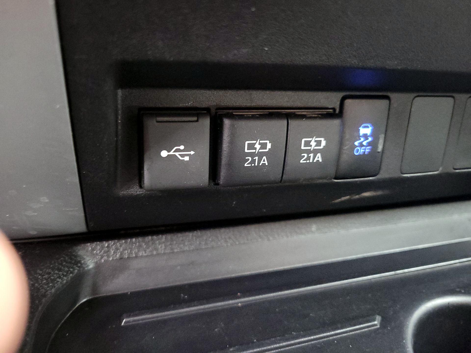 Thumbnail: 2021 Toyota Tundra - 18