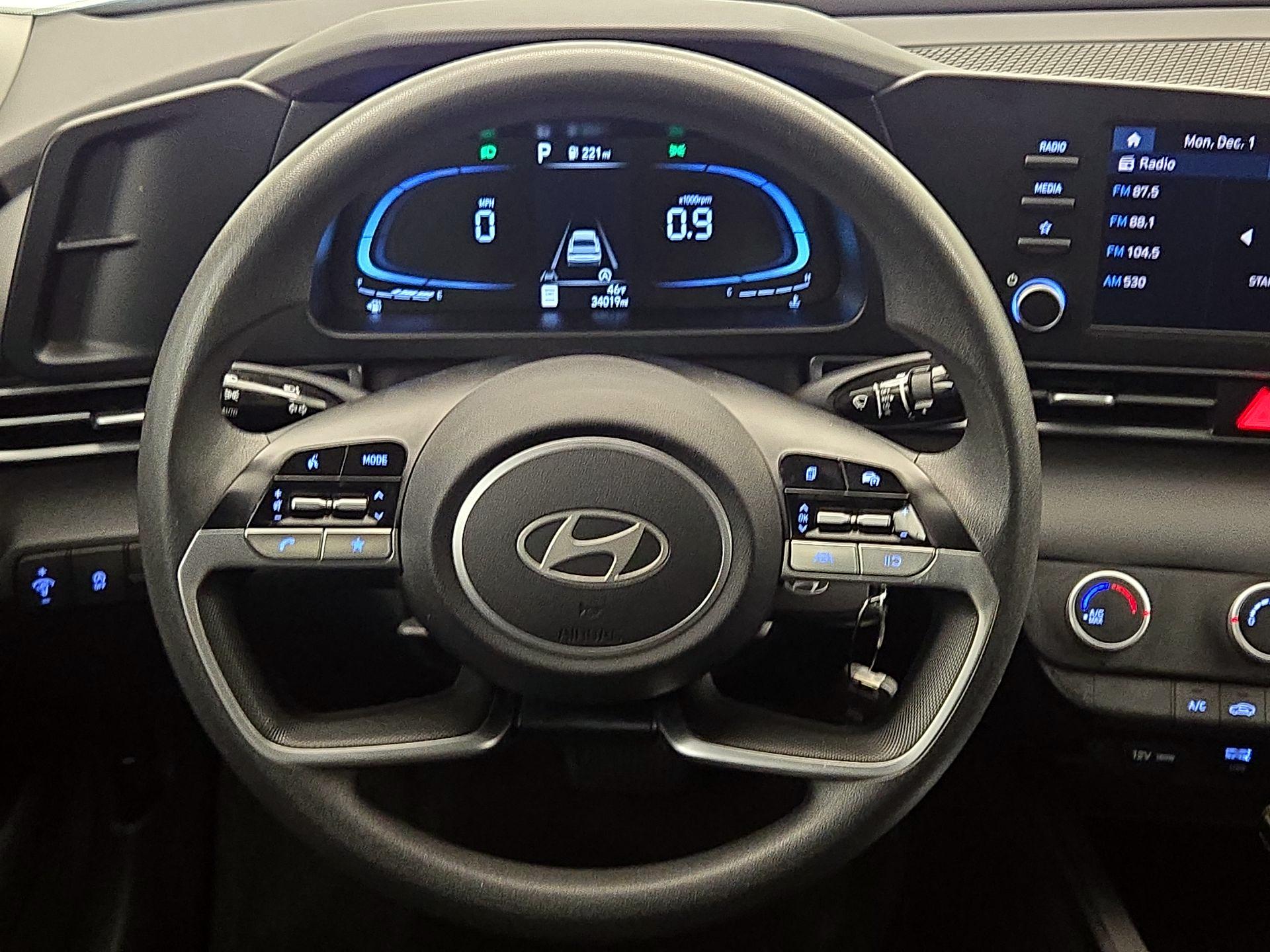 Thumbnail: 2024 Hyundai Elantra - 10