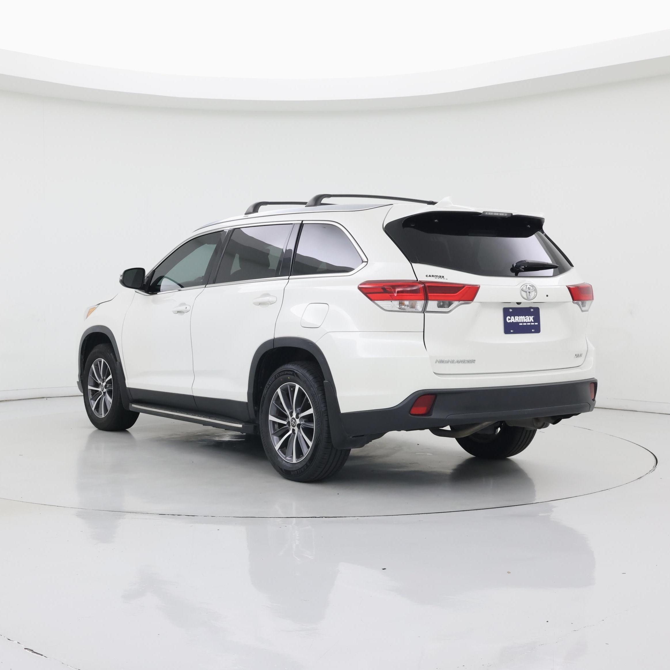 Thumbnail: 2019 Toyota Highlander - 2