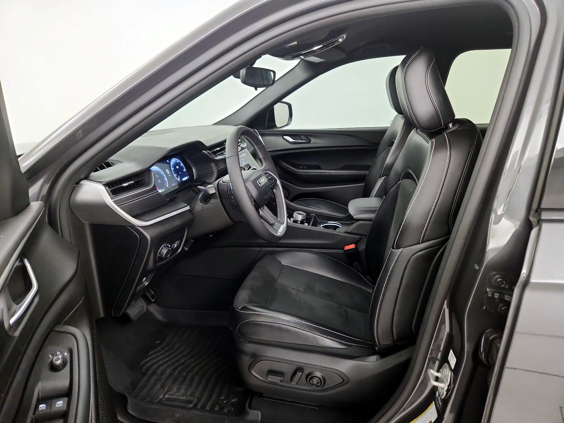 Thumbnail: 2024 Jeep Grand Cherokee L - 11