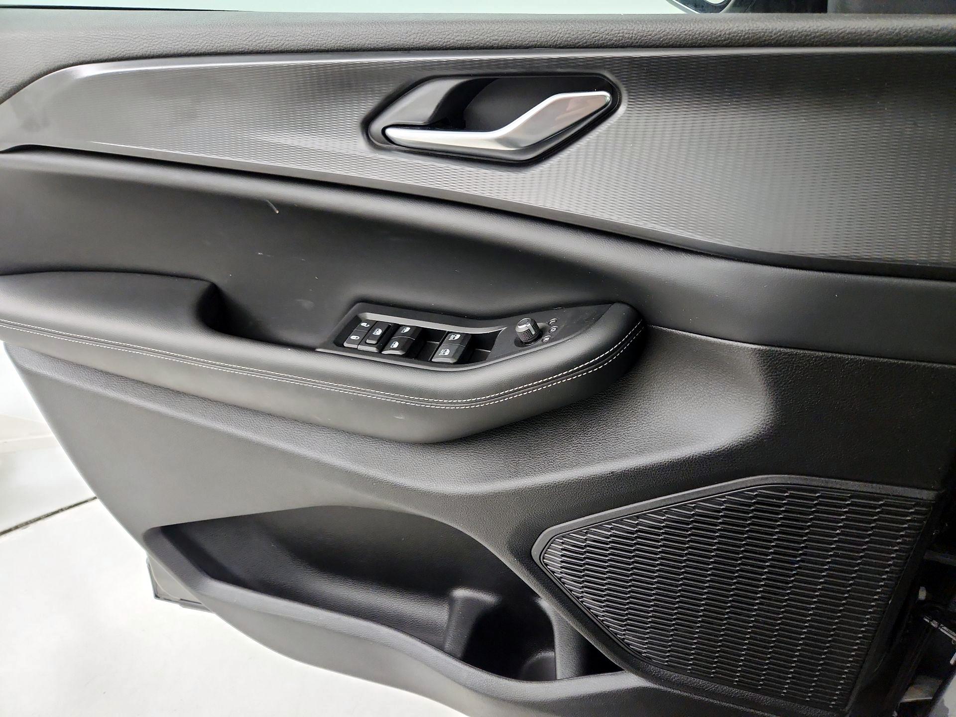 Thumbnail: 2024 Jeep Grand Cherokee L - 12