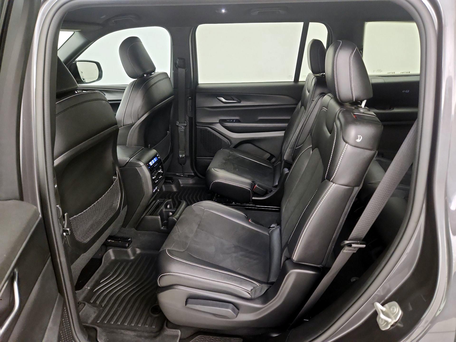 Thumbnail: 2024 Jeep Grand Cherokee L - 19