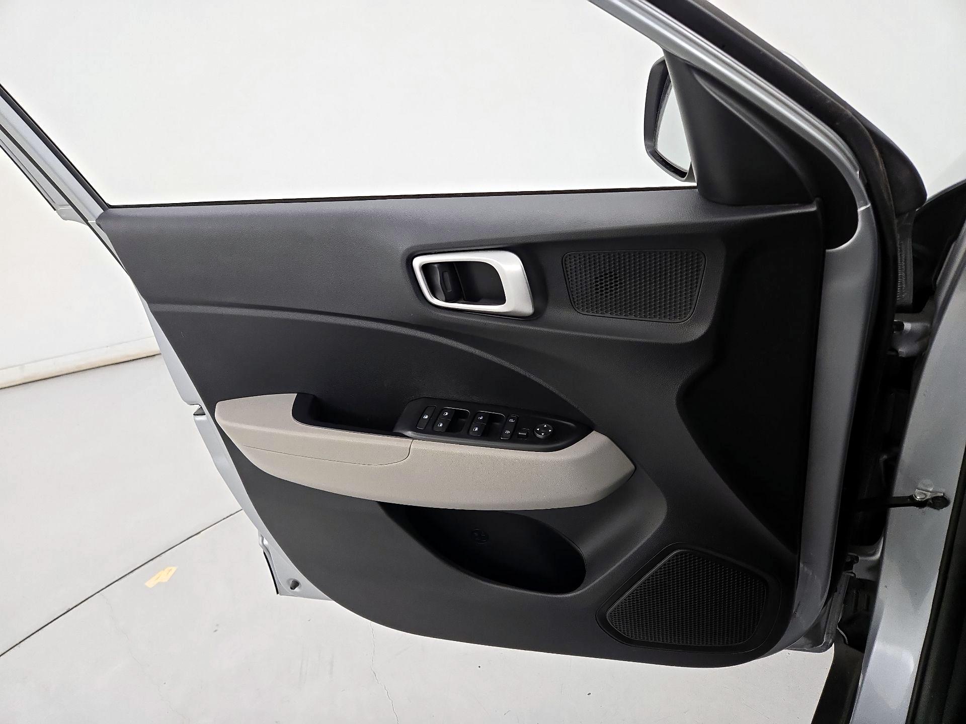 Thumbnail: 2022 Hyundai Venue - 12