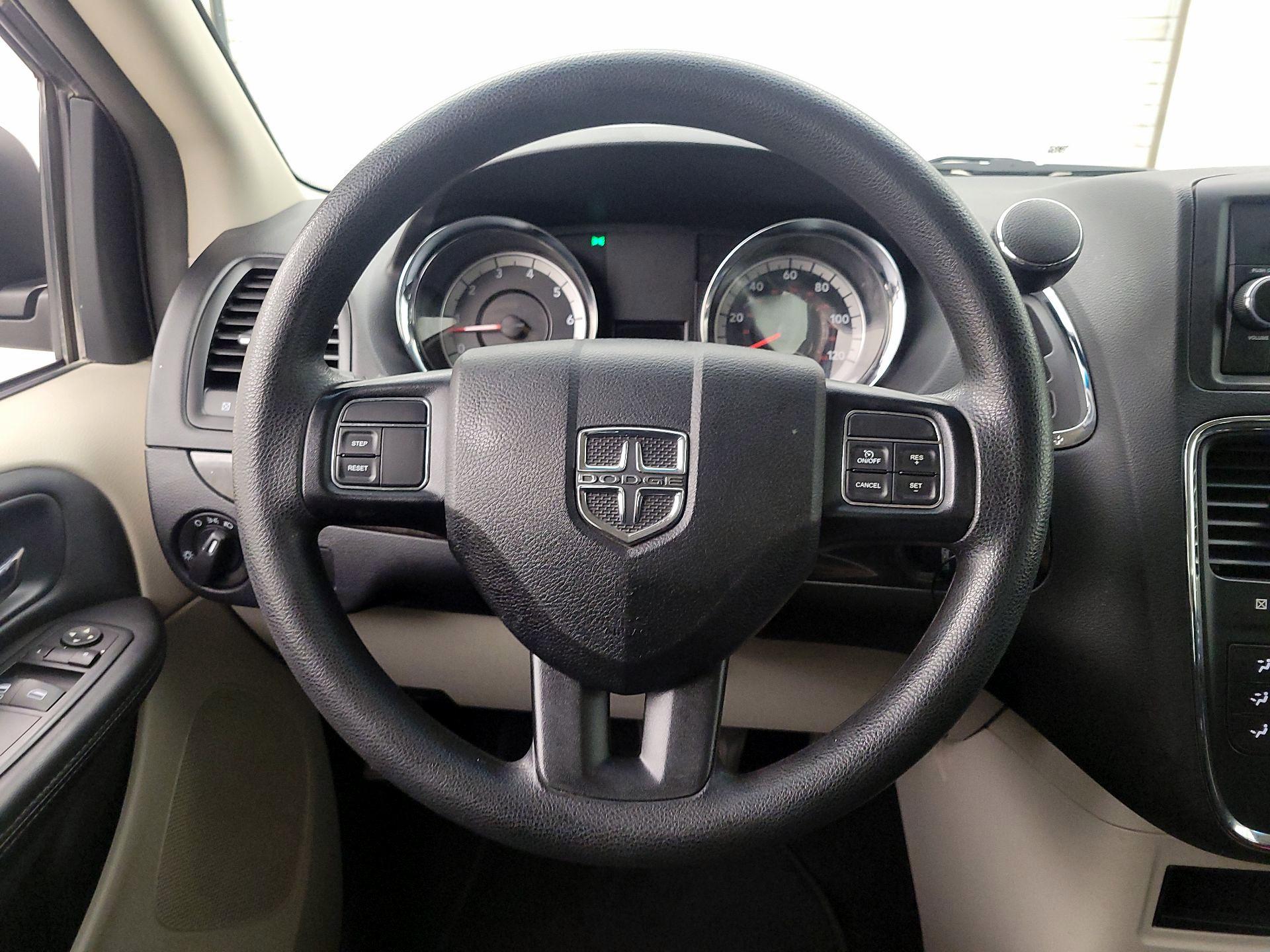 Thumbnail: 2016 Dodge Grand Caravan - 10