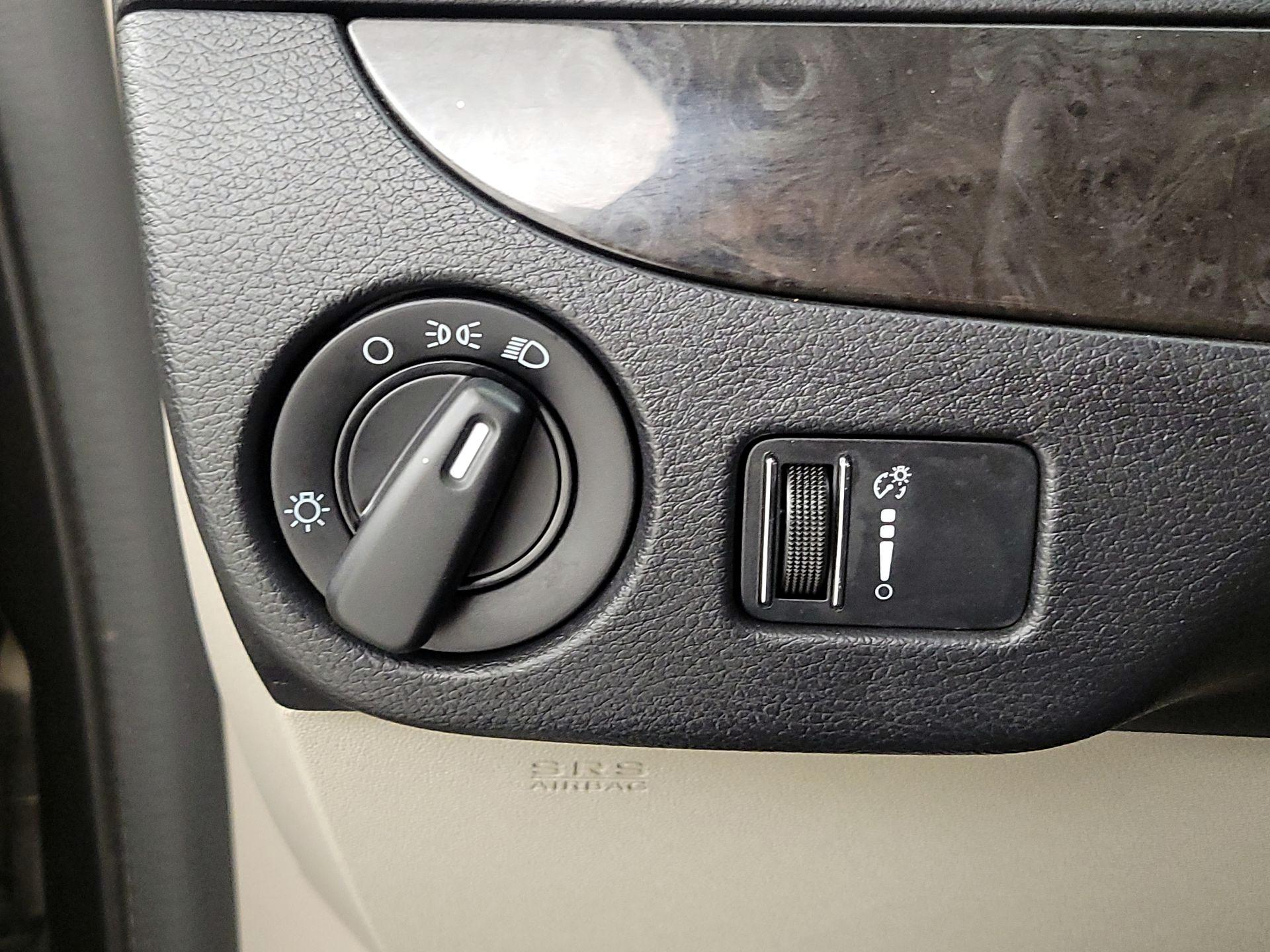 Thumbnail: 2016 Dodge Grand Caravan - 13