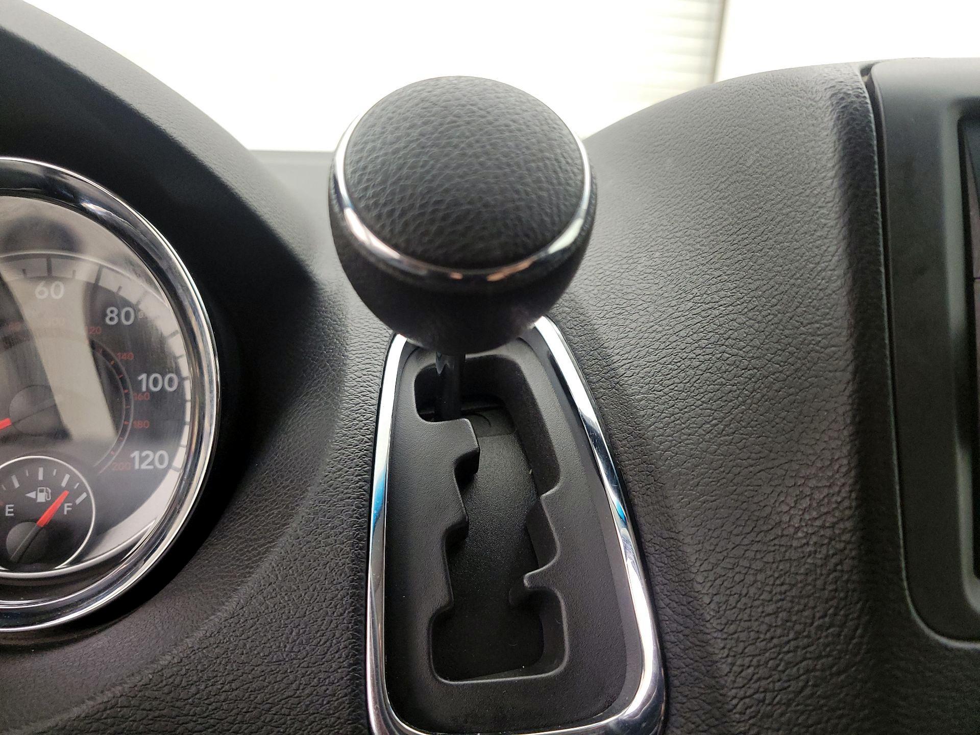 Thumbnail: 2016 Dodge Grand Caravan - 16