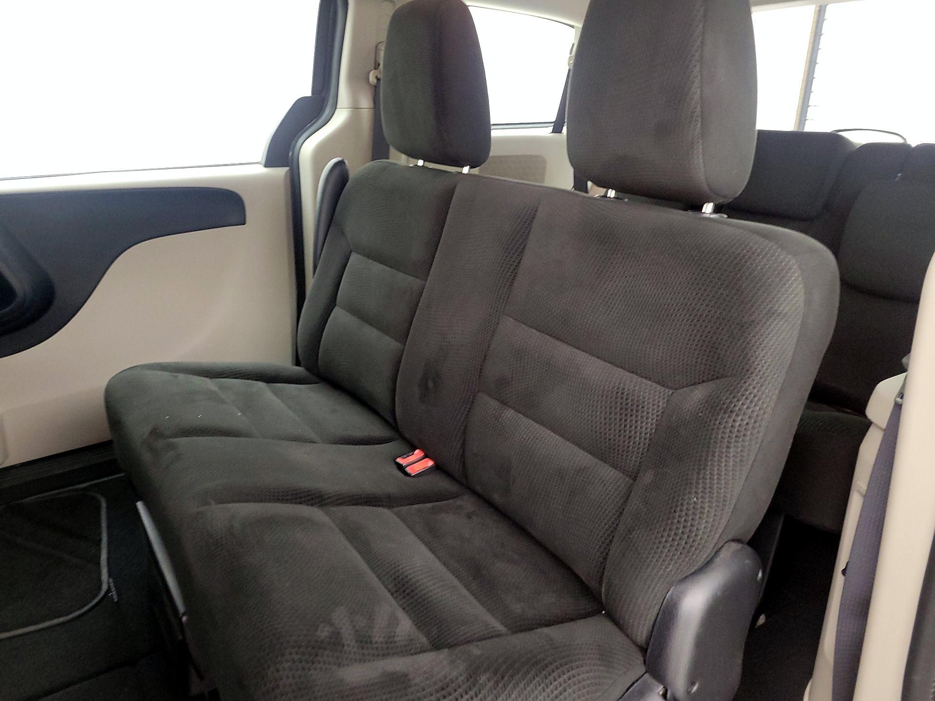 Thumbnail: 2016 Dodge Grand Caravan - 18