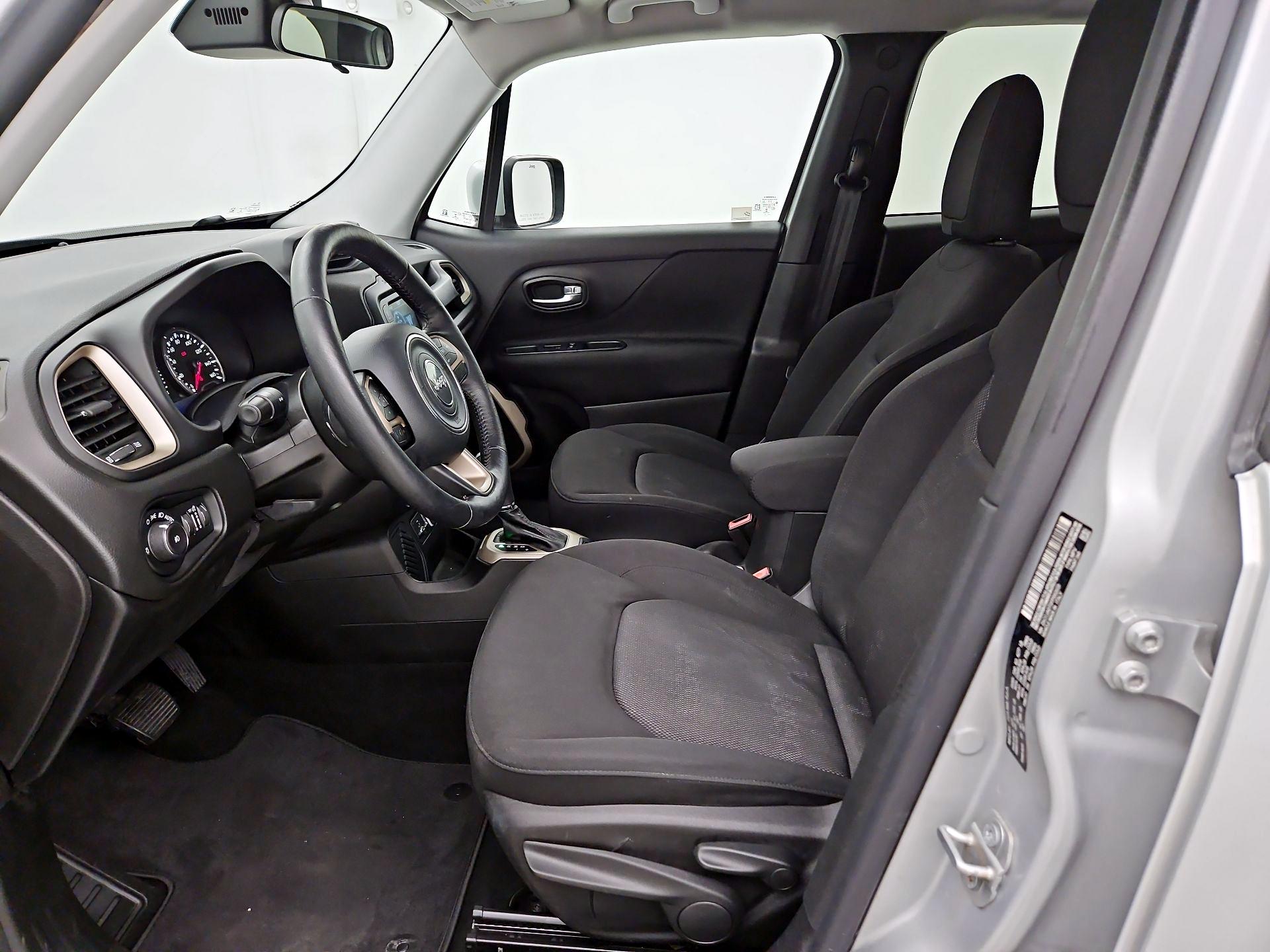 Thumbnail: 2015 Jeep Renegade - 11