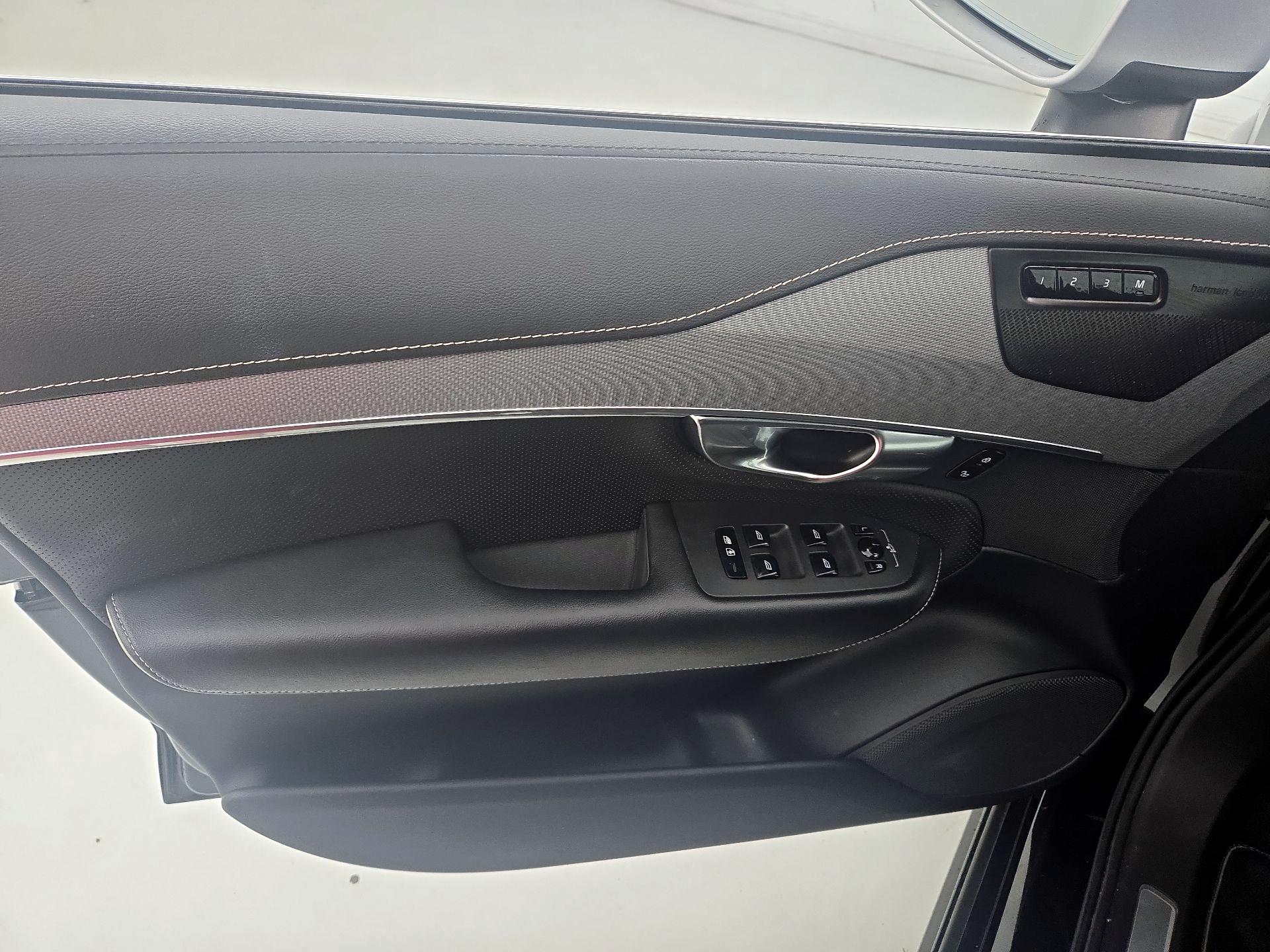 Thumbnail: 2019 Volvo XC90 - 12