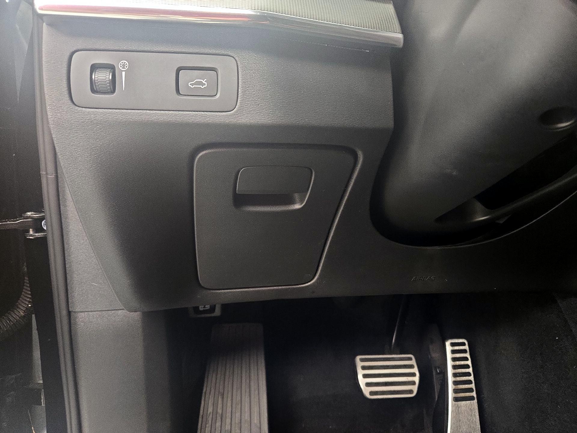 Thumbnail: 2019 Volvo XC90 - 13