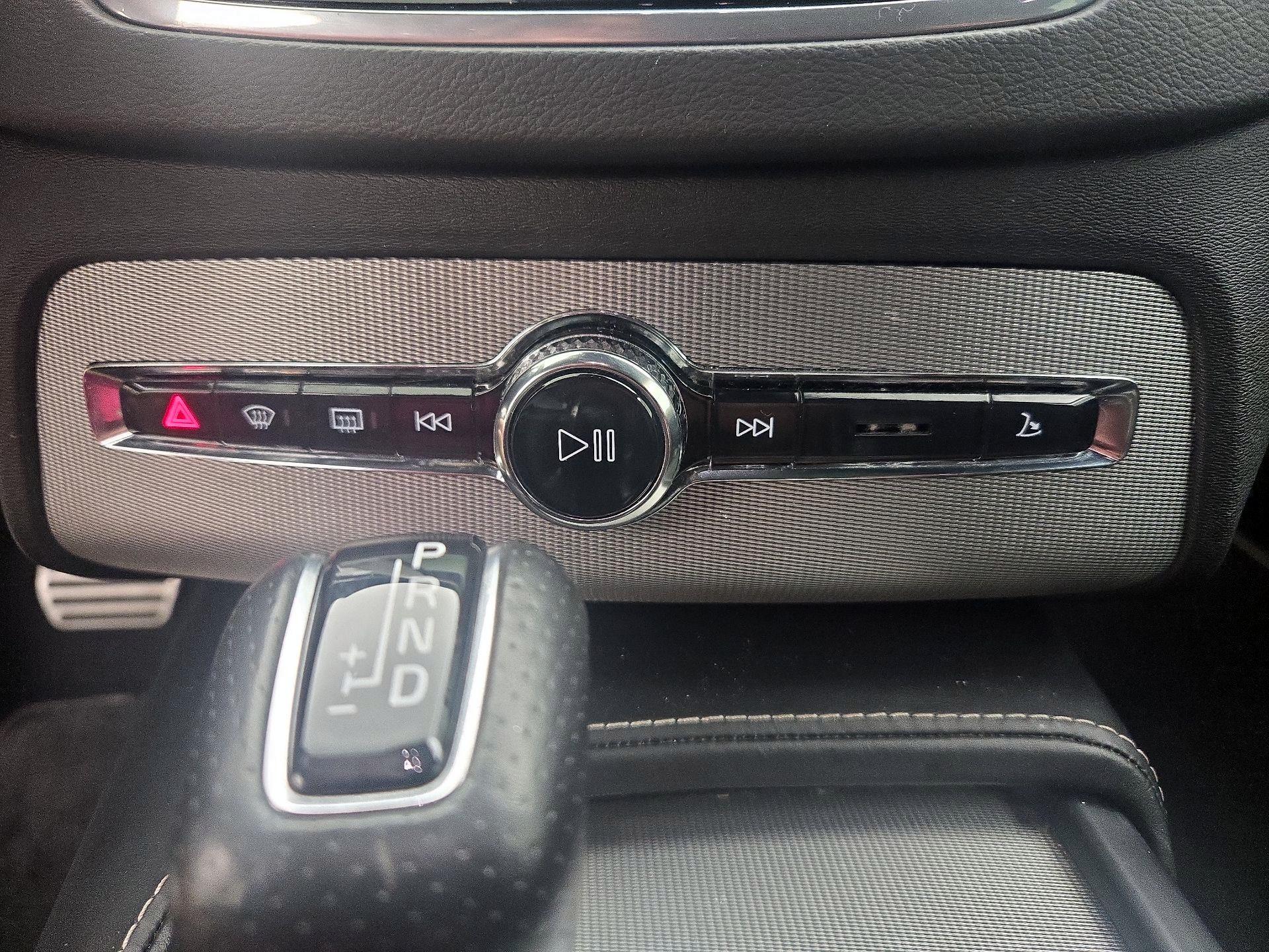 Thumbnail: 2019 Volvo XC90 - 17