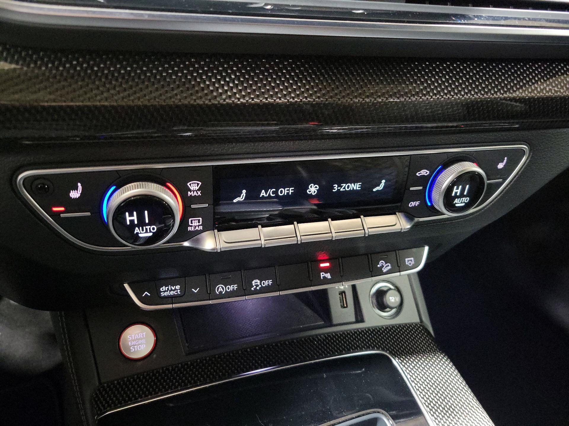 Thumbnail: 2022 Audi SQ5 - 17