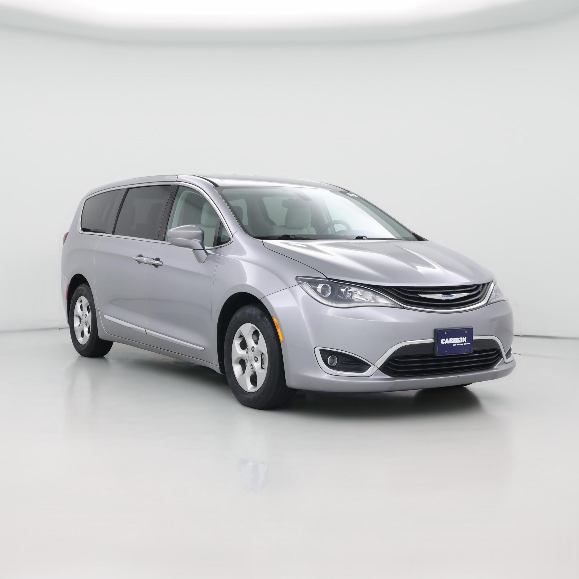 Thumbnail: 2017 Chrysler Pacifica - 1