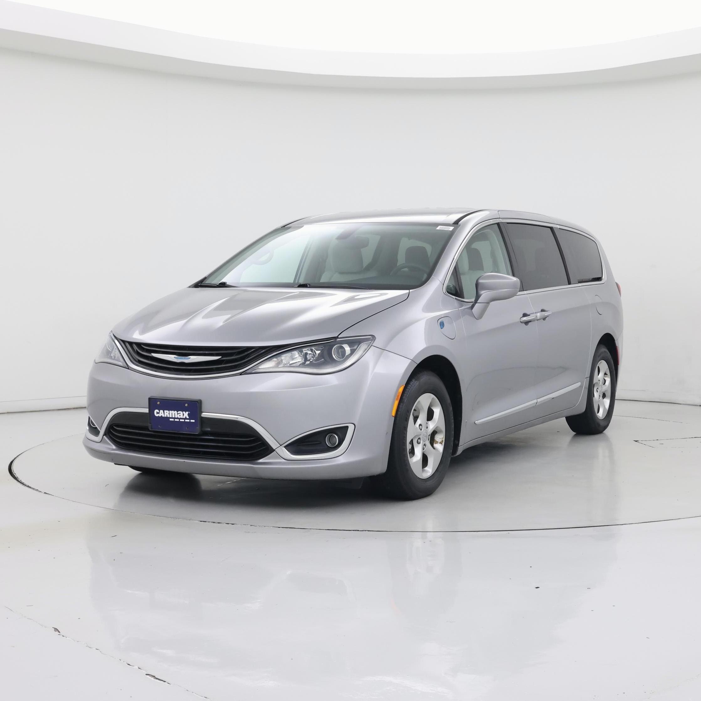 Thumbnail: 2017 Chrysler Pacifica - 4