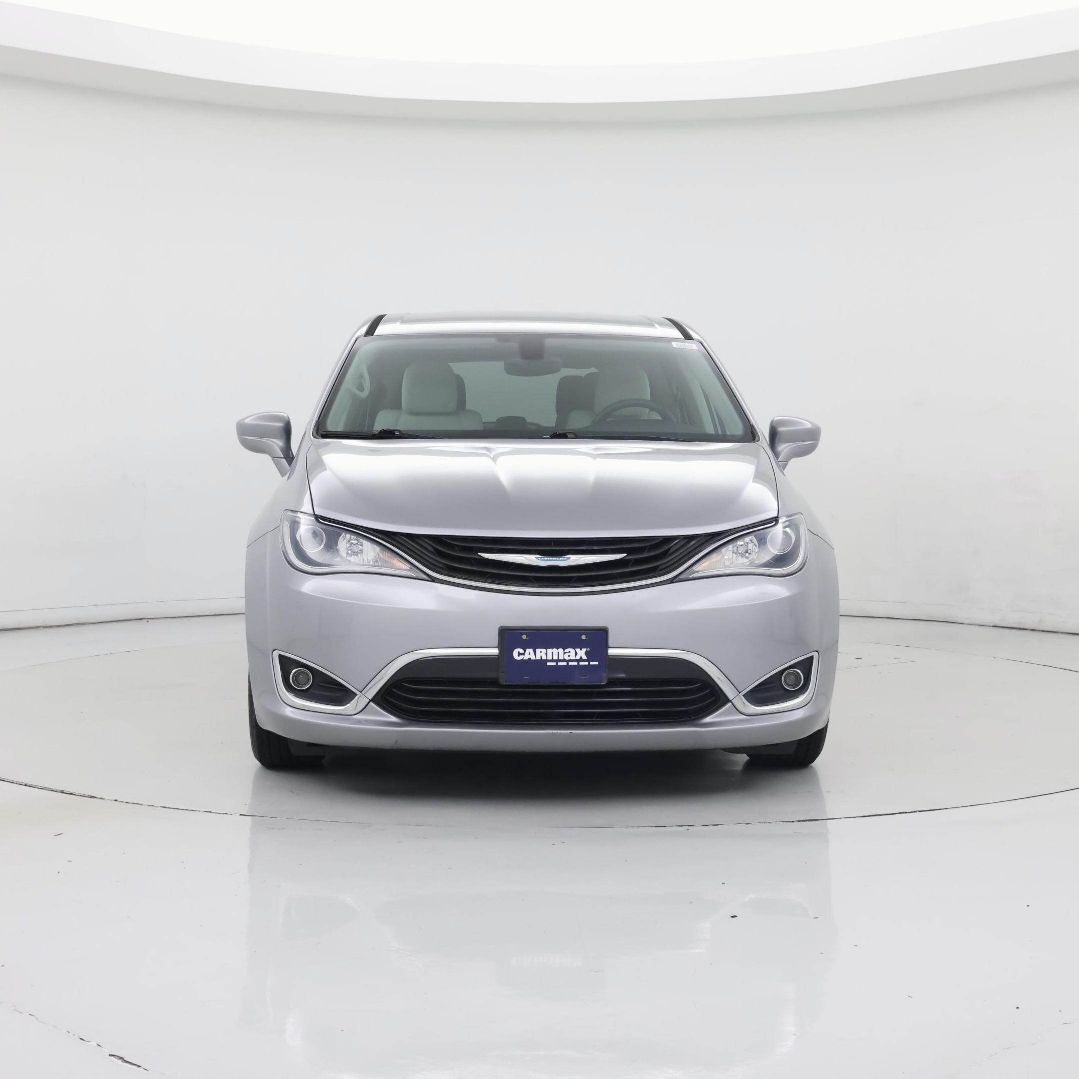 Thumbnail: 2017 Chrysler Pacifica - 5