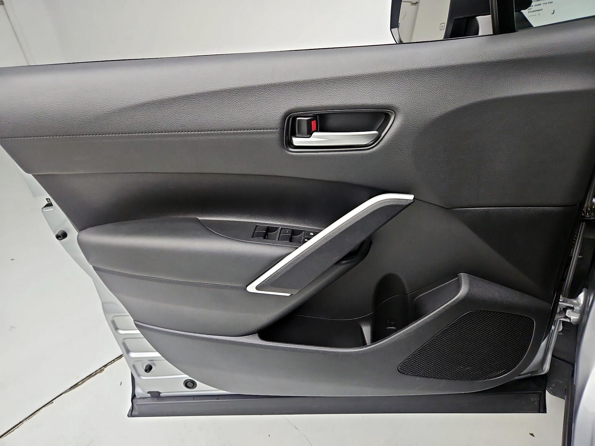 Thumbnail: 2025 Toyota Corolla Cross - 12