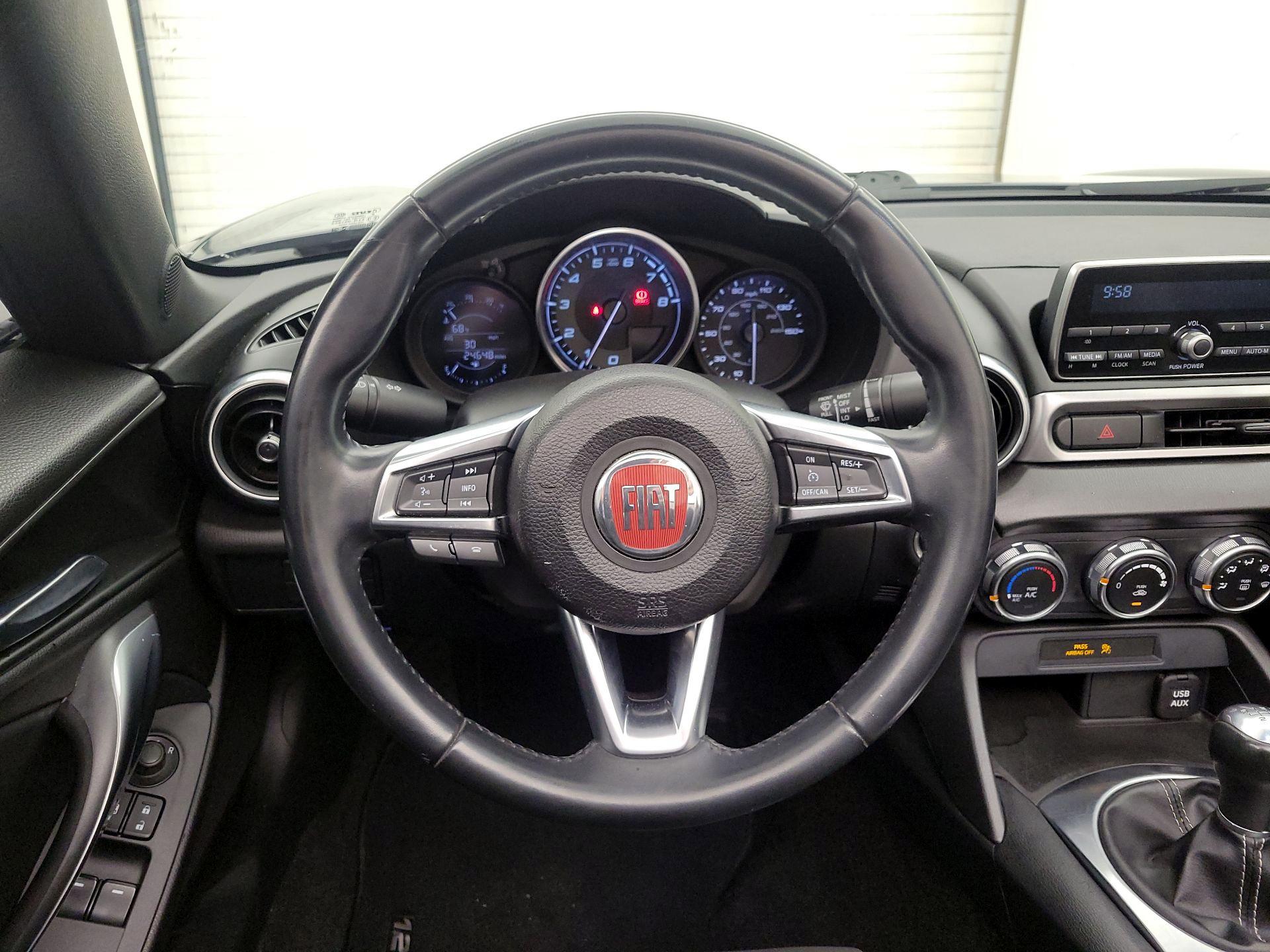 Thumbnail: 2017 Fiat 124 Spider - 10