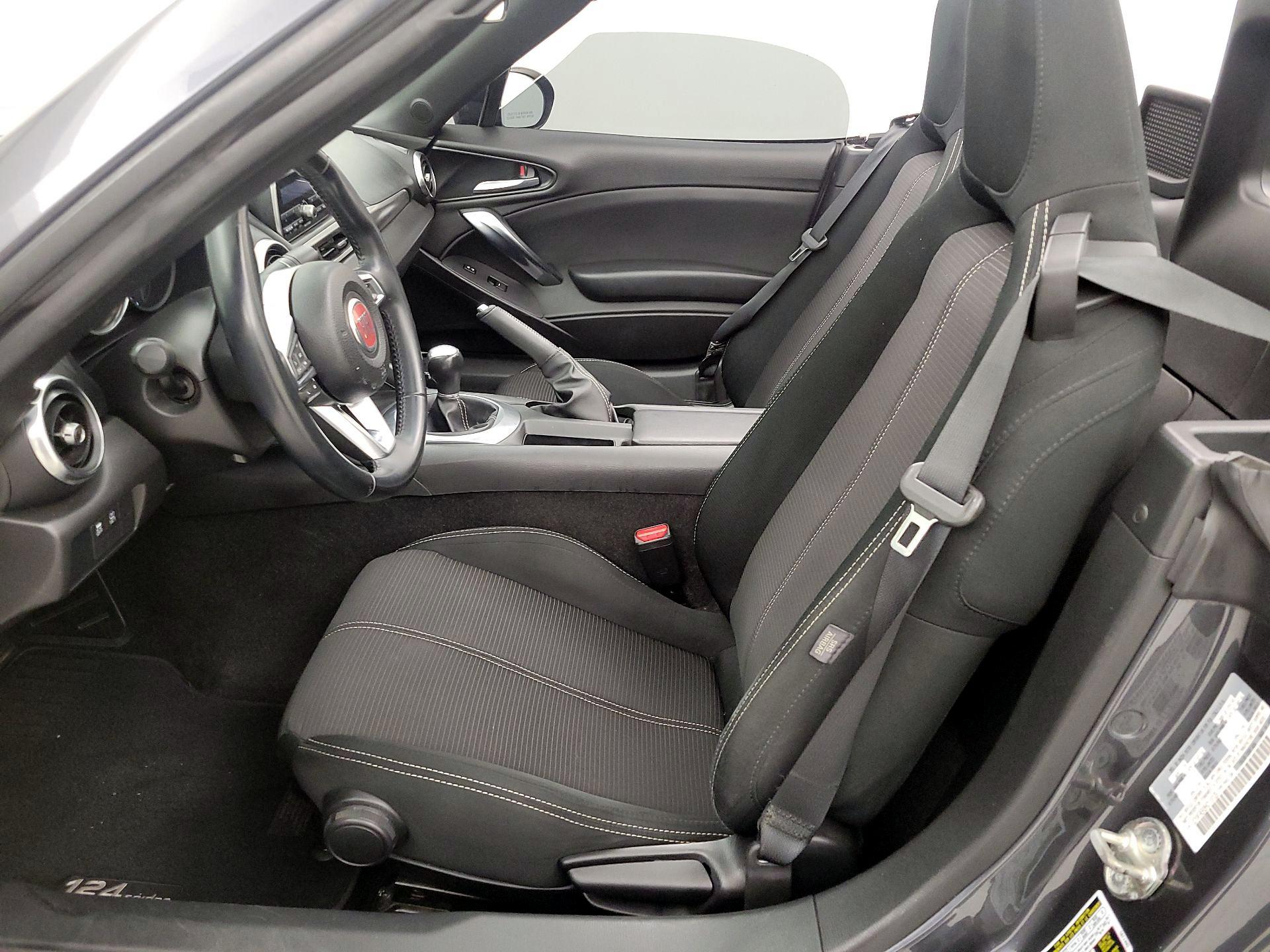 Thumbnail: 2017 Fiat 124 Spider - 11