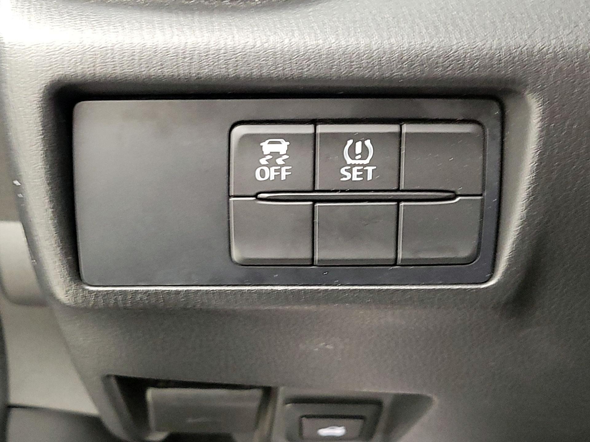 Thumbnail: 2017 Fiat 124 Spider - 13