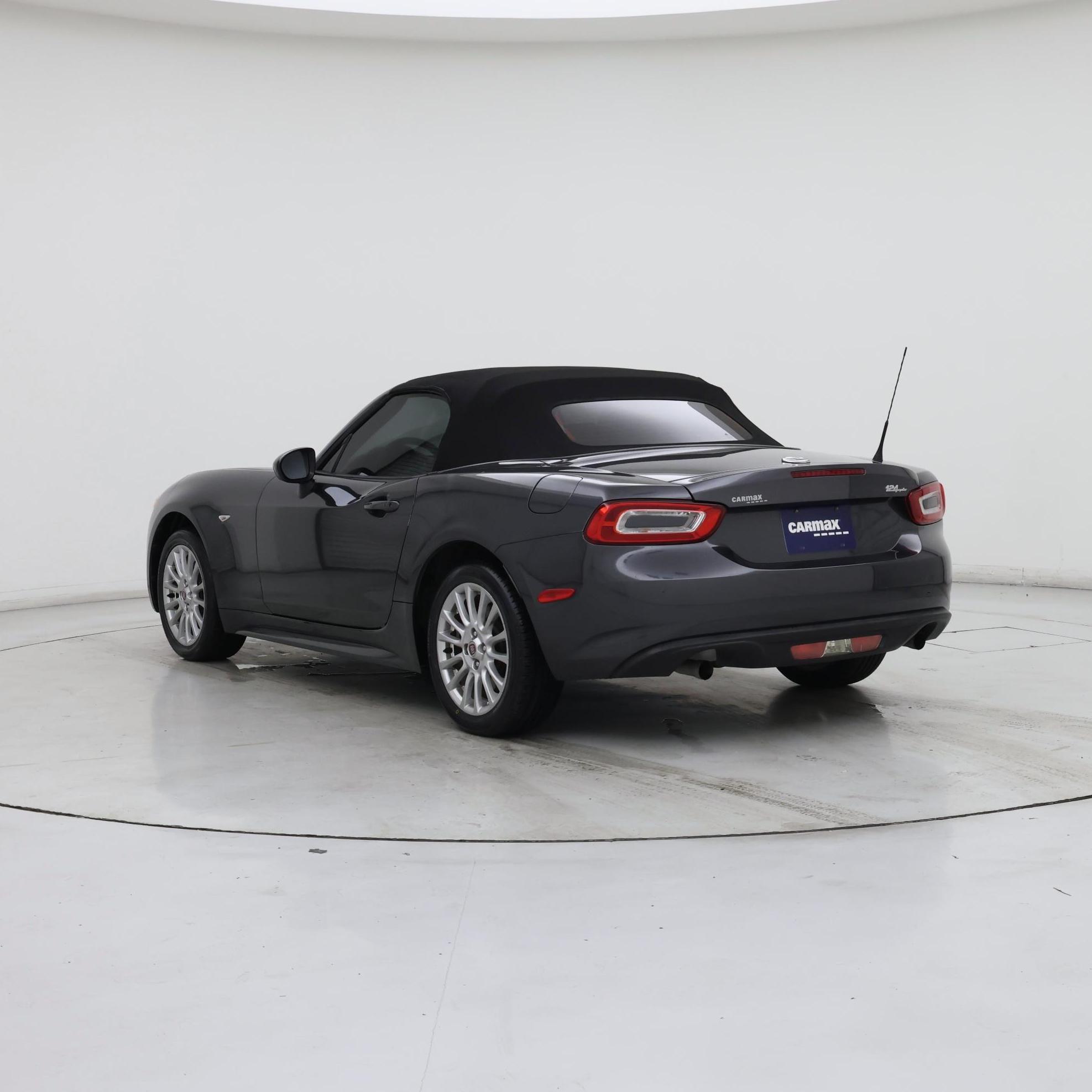 Thumbnail: 2017 Fiat 124 Spider - 2