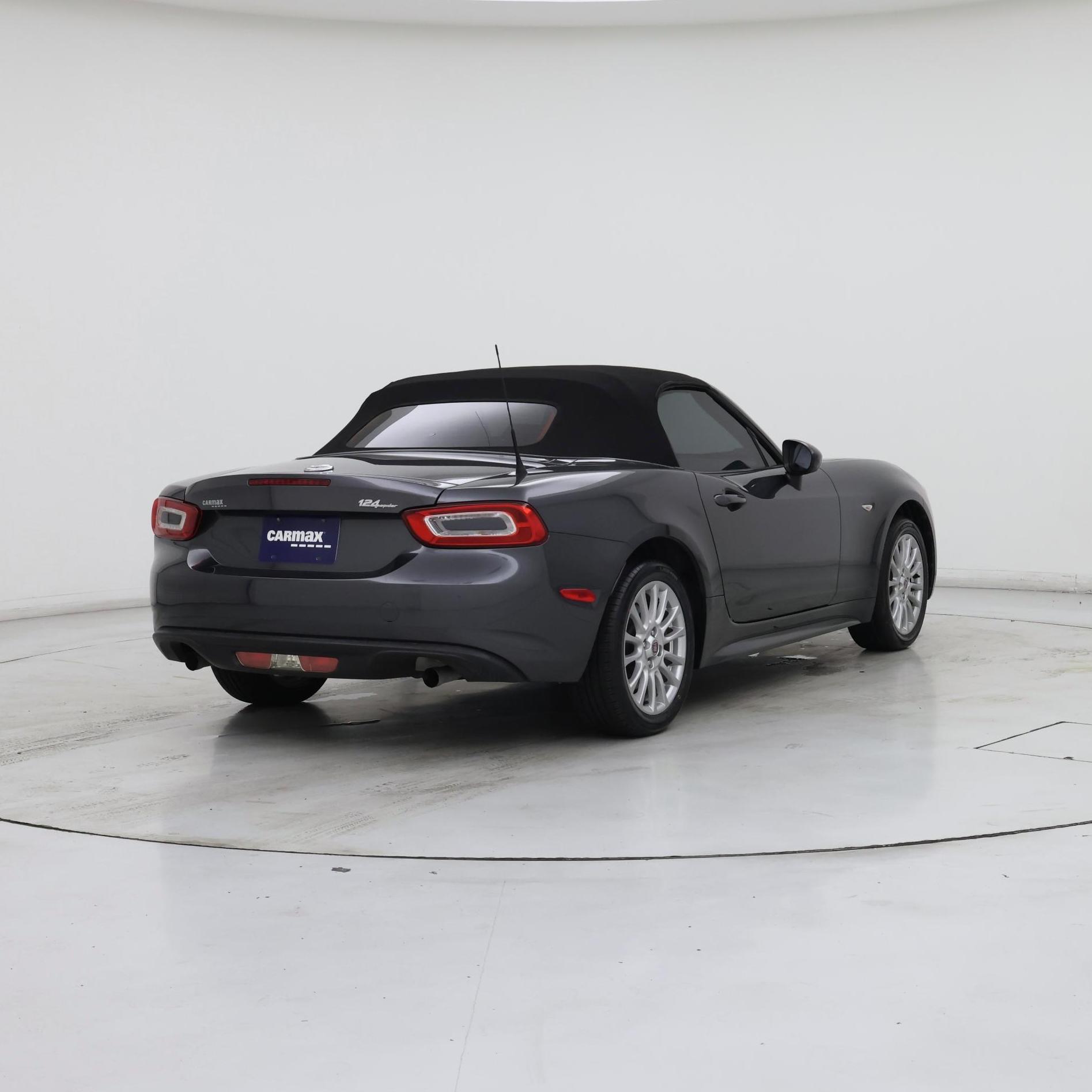 Thumbnail: 2017 Fiat 124 Spider - 8