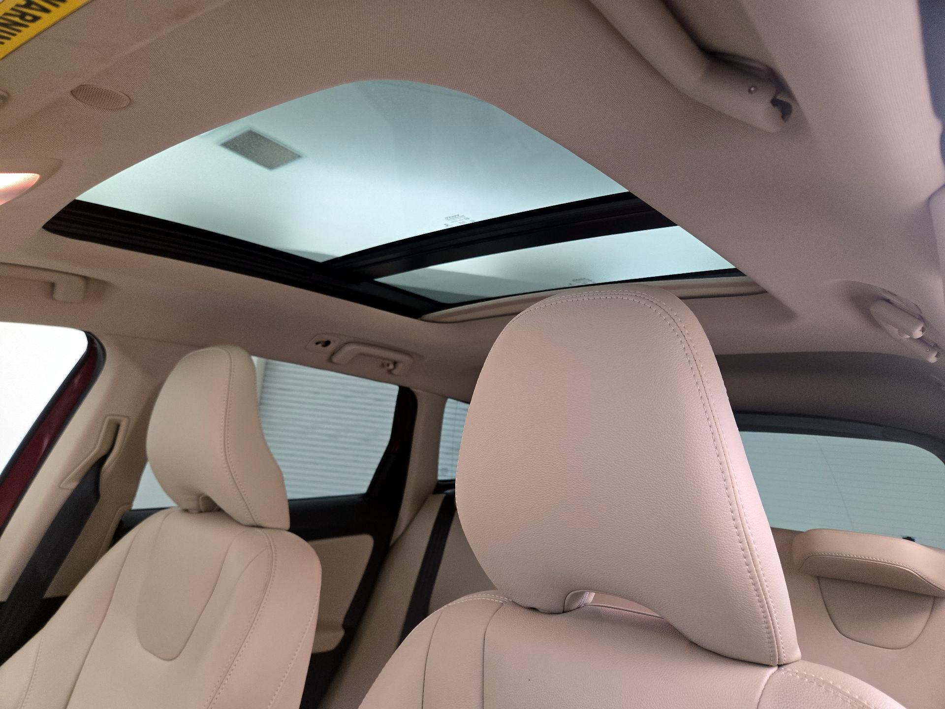 Thumbnail: 2016 Volvo XC60 - 17