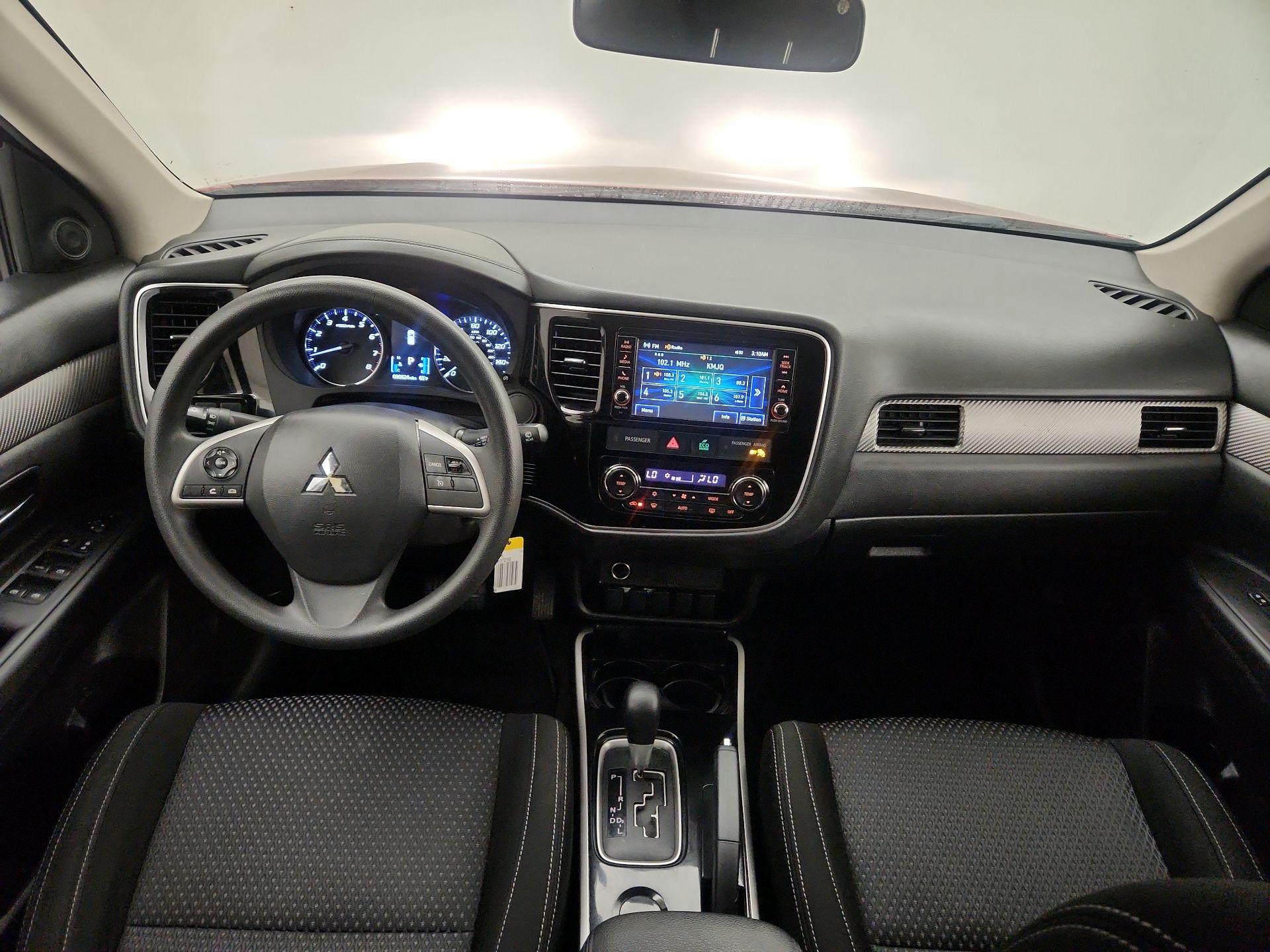 Thumbnail: 2018 Mitsubishi Outlander - 9