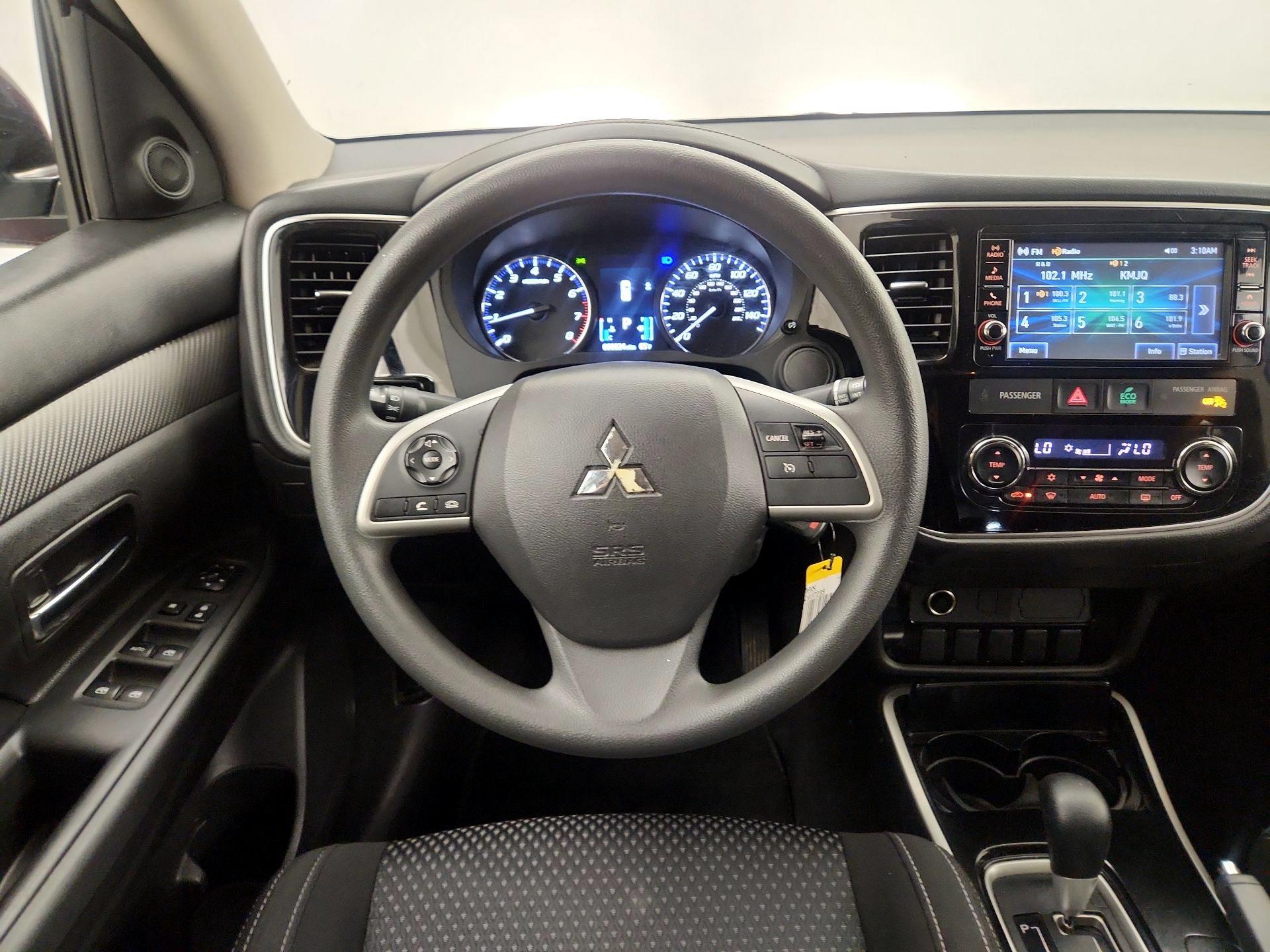 Thumbnail: 2018 Mitsubishi Outlander - 10