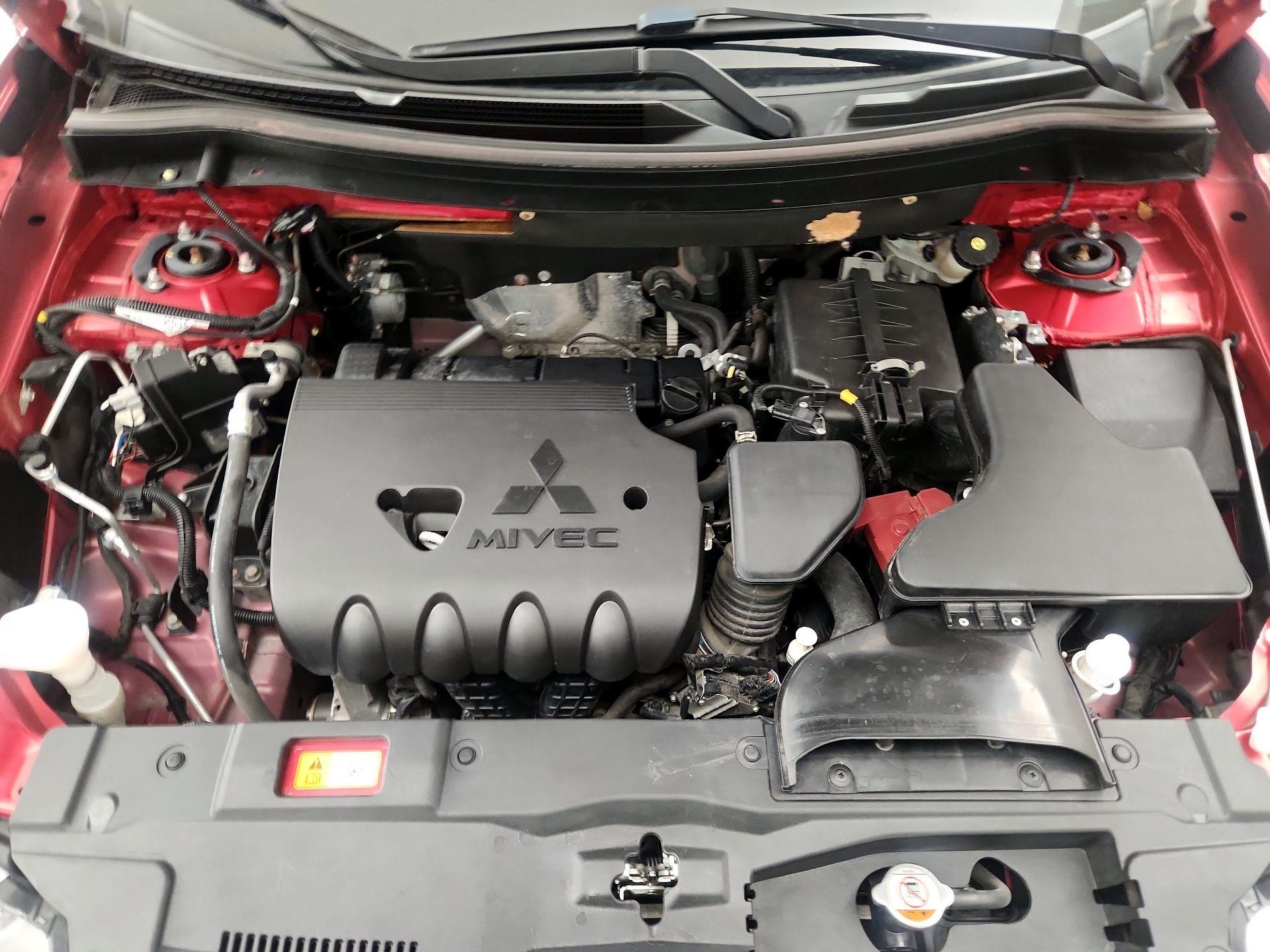 Thumbnail: 2018 Mitsubishi Outlander - 17