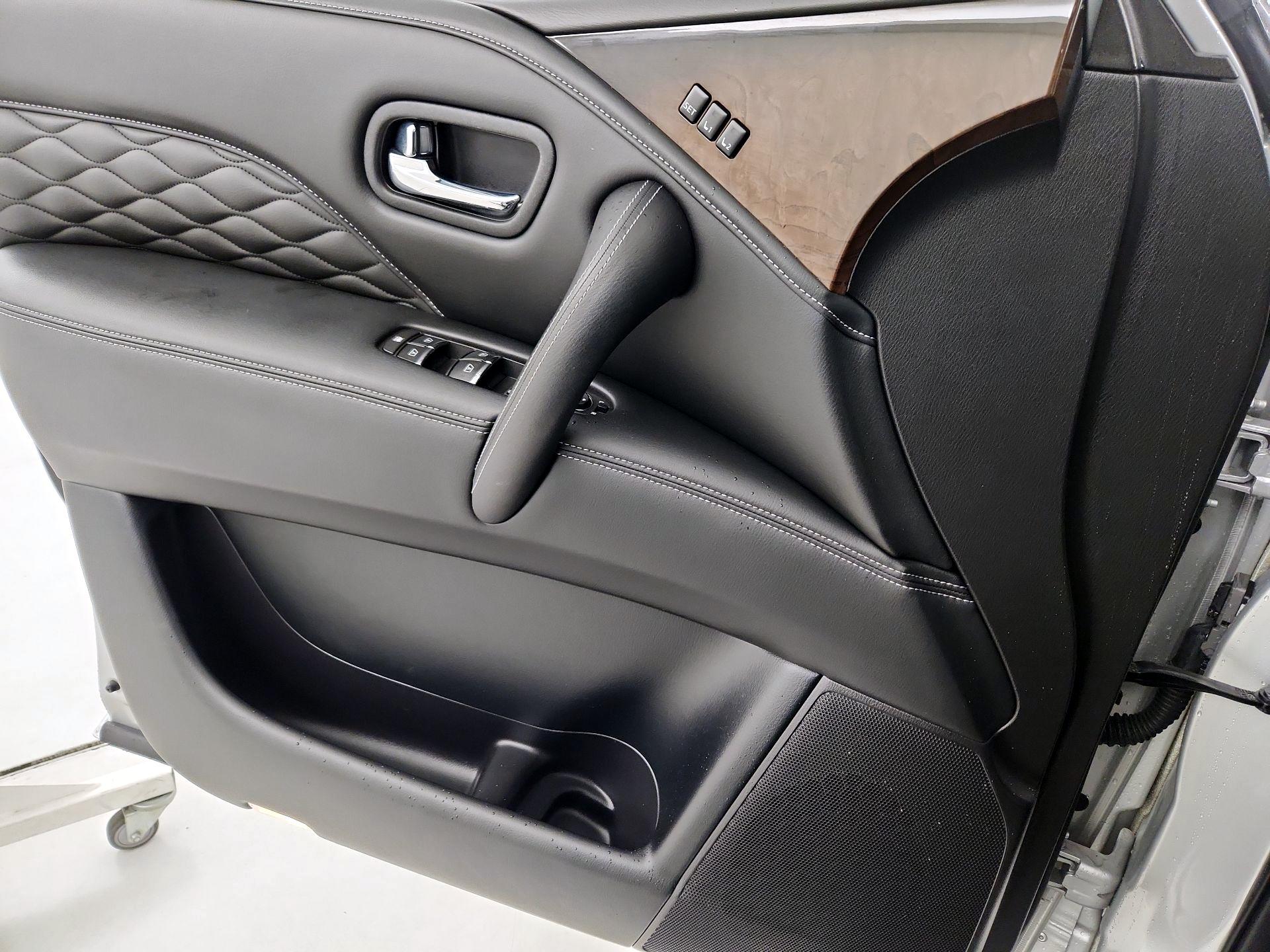 Thumbnail: 2019 INFINITI QX80 - 12