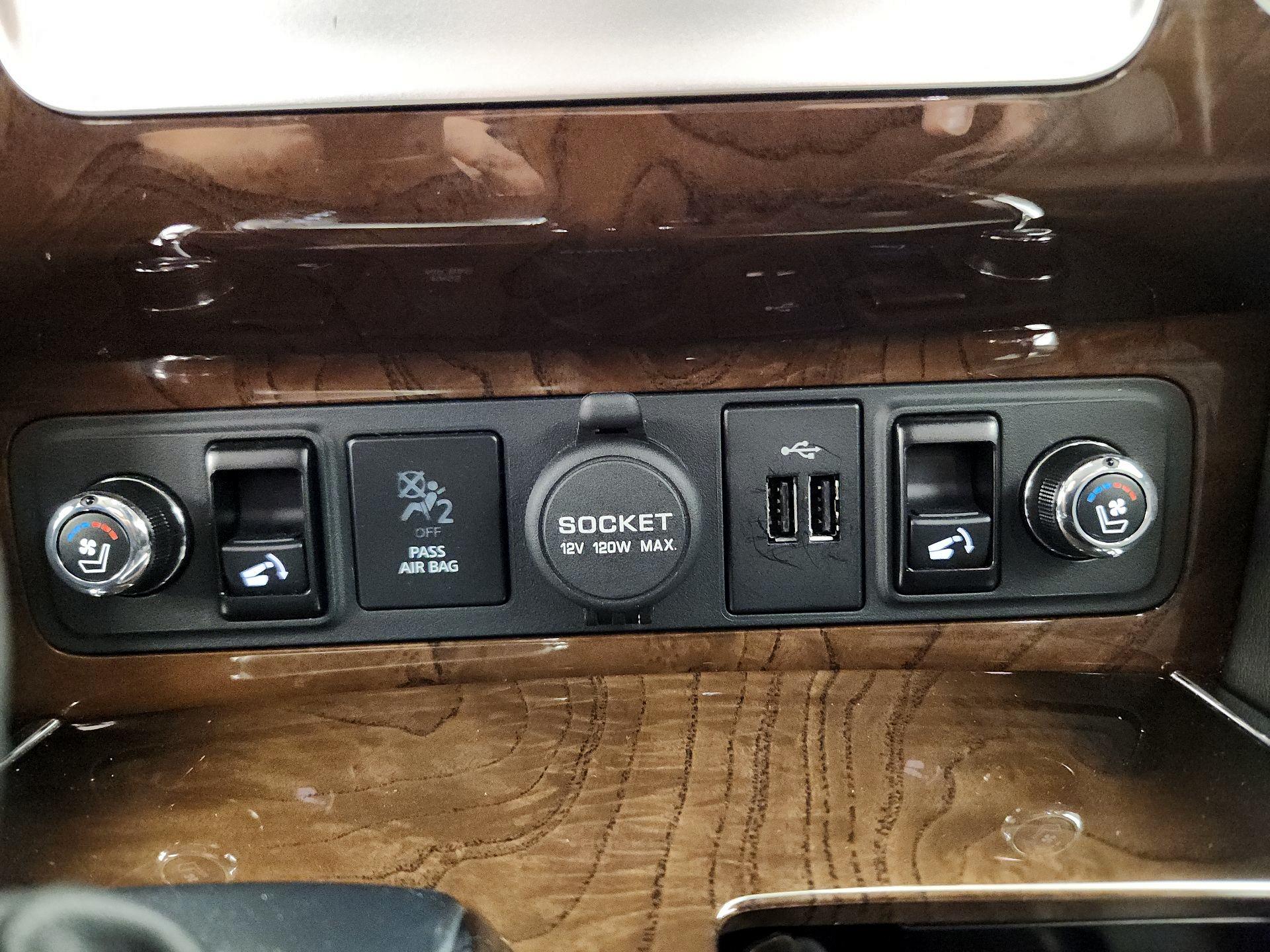 Thumbnail: 2019 INFINITI QX80 - 19