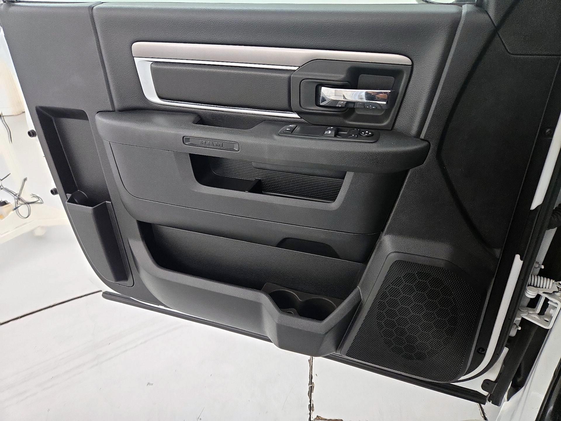 Thumbnail: 2023 RAM 1500 Classic - 12