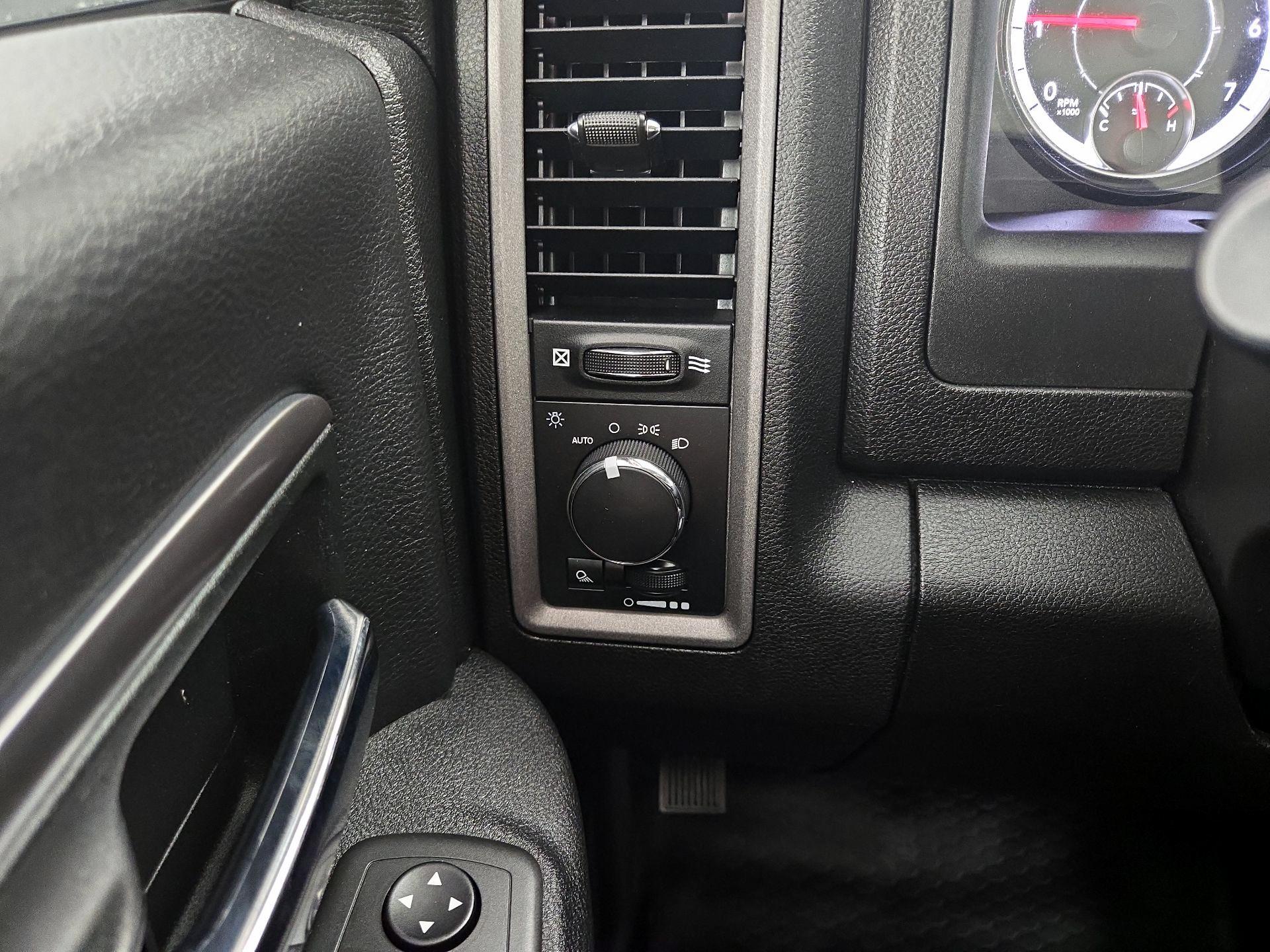 Thumbnail: 2023 RAM 1500 Classic - 13