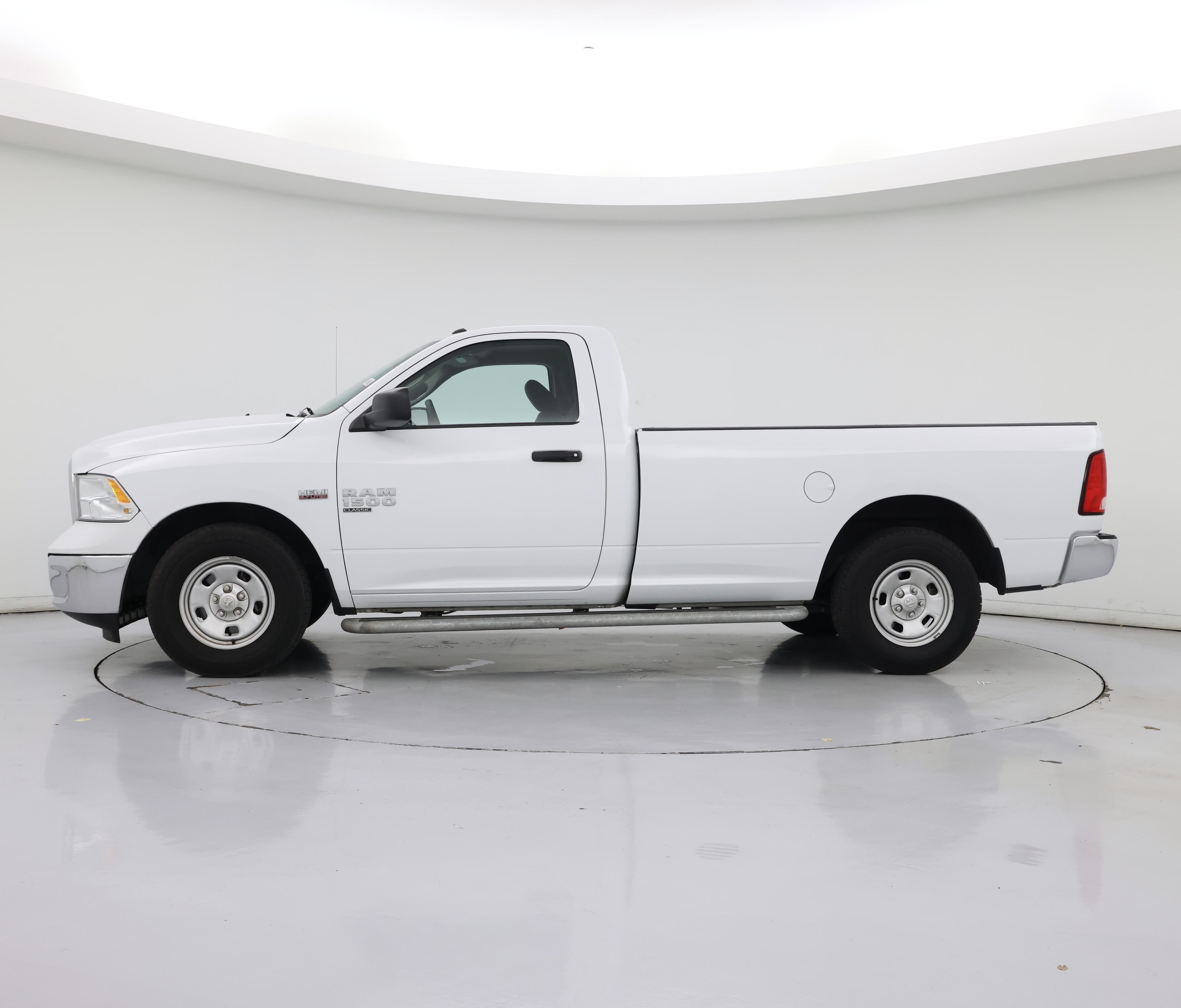 Thumbnail: 2023 RAM 1500 Classic - 3