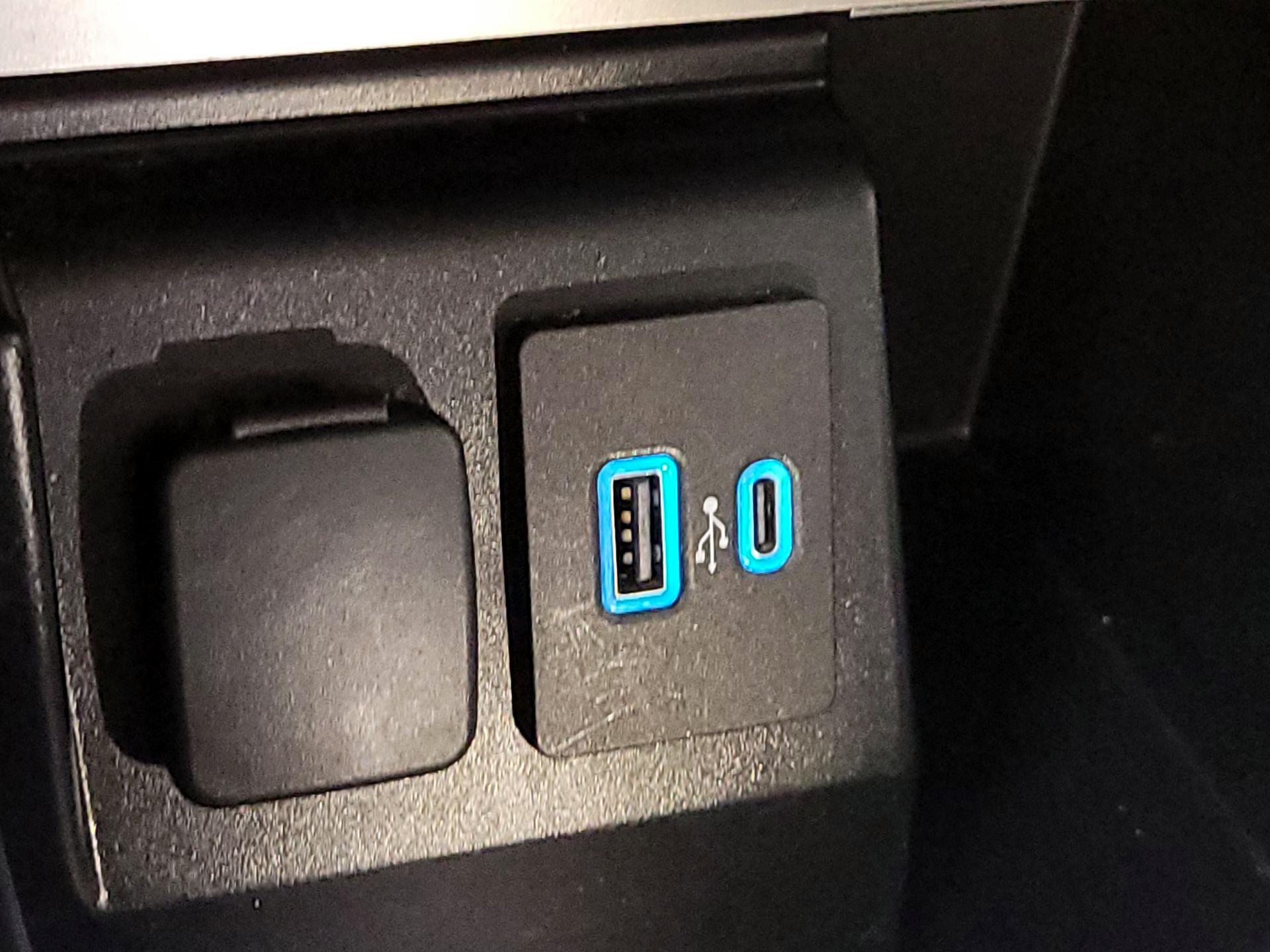 Thumbnail: 2020 Ford Explorer - 18