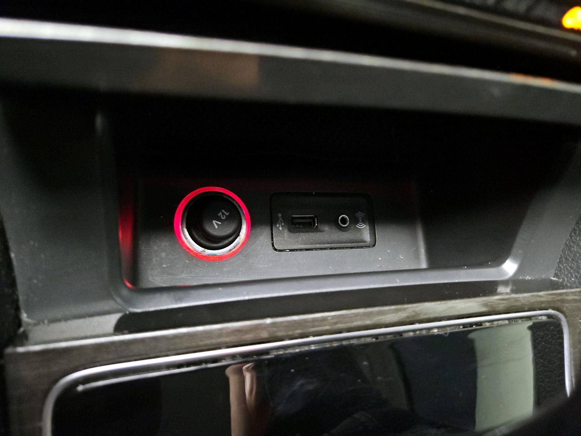 Thumbnail: 2016 Volkswagen Passat - 18