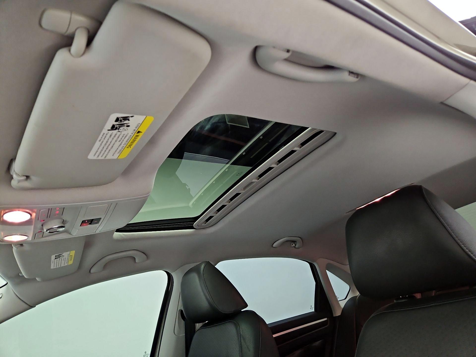 Thumbnail: 2016 Volkswagen Passat - 19