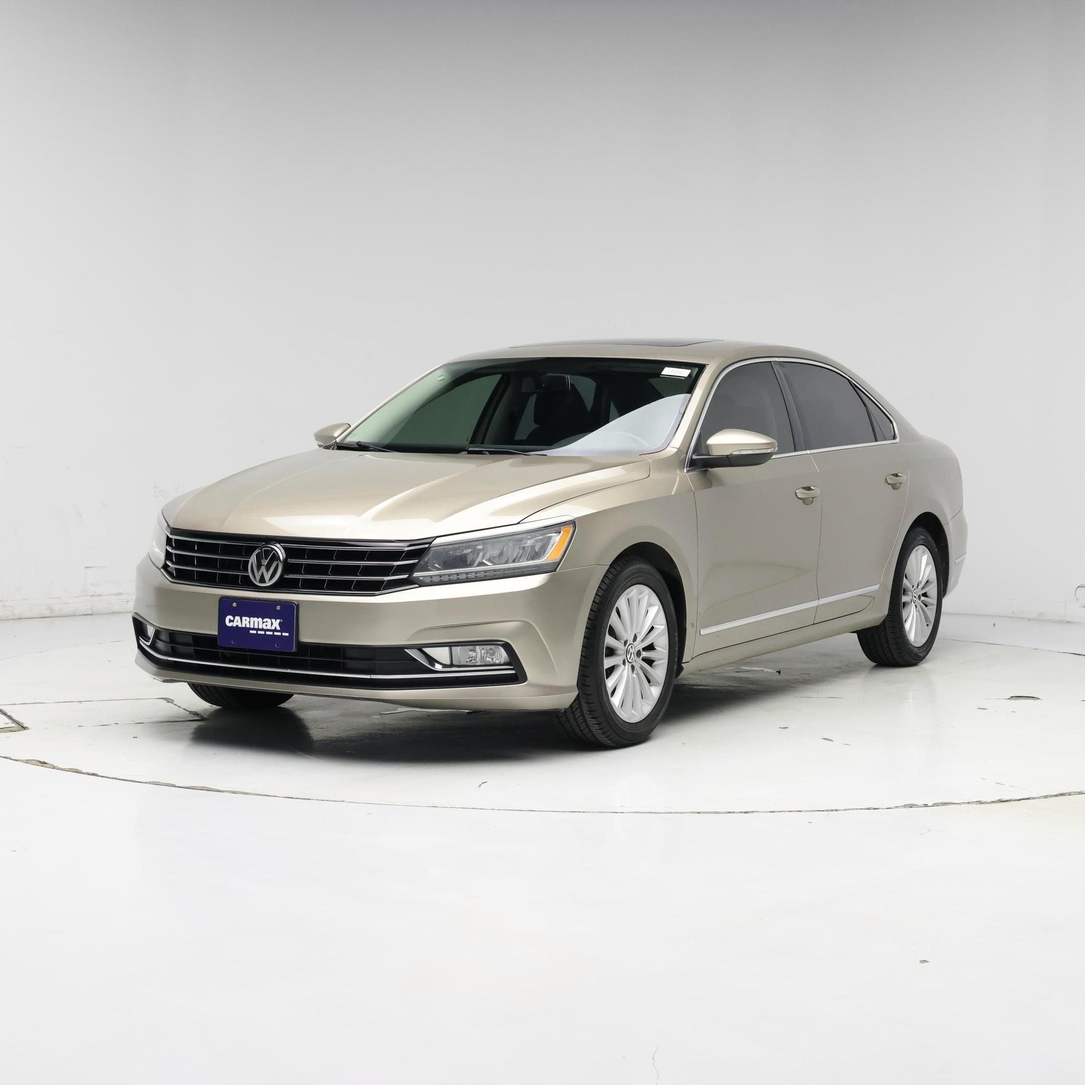 Thumbnail: 2016 Volkswagen Passat - 4