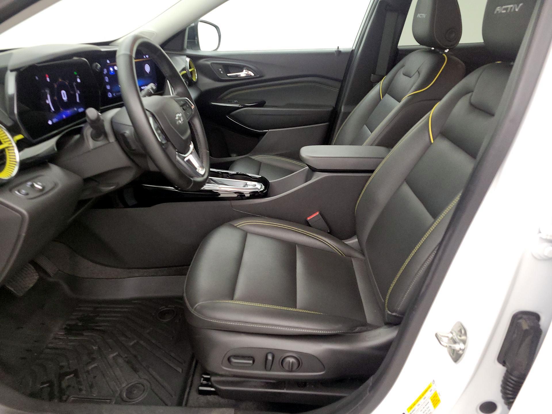 Thumbnail: 2025 Chevrolet Trax - 9