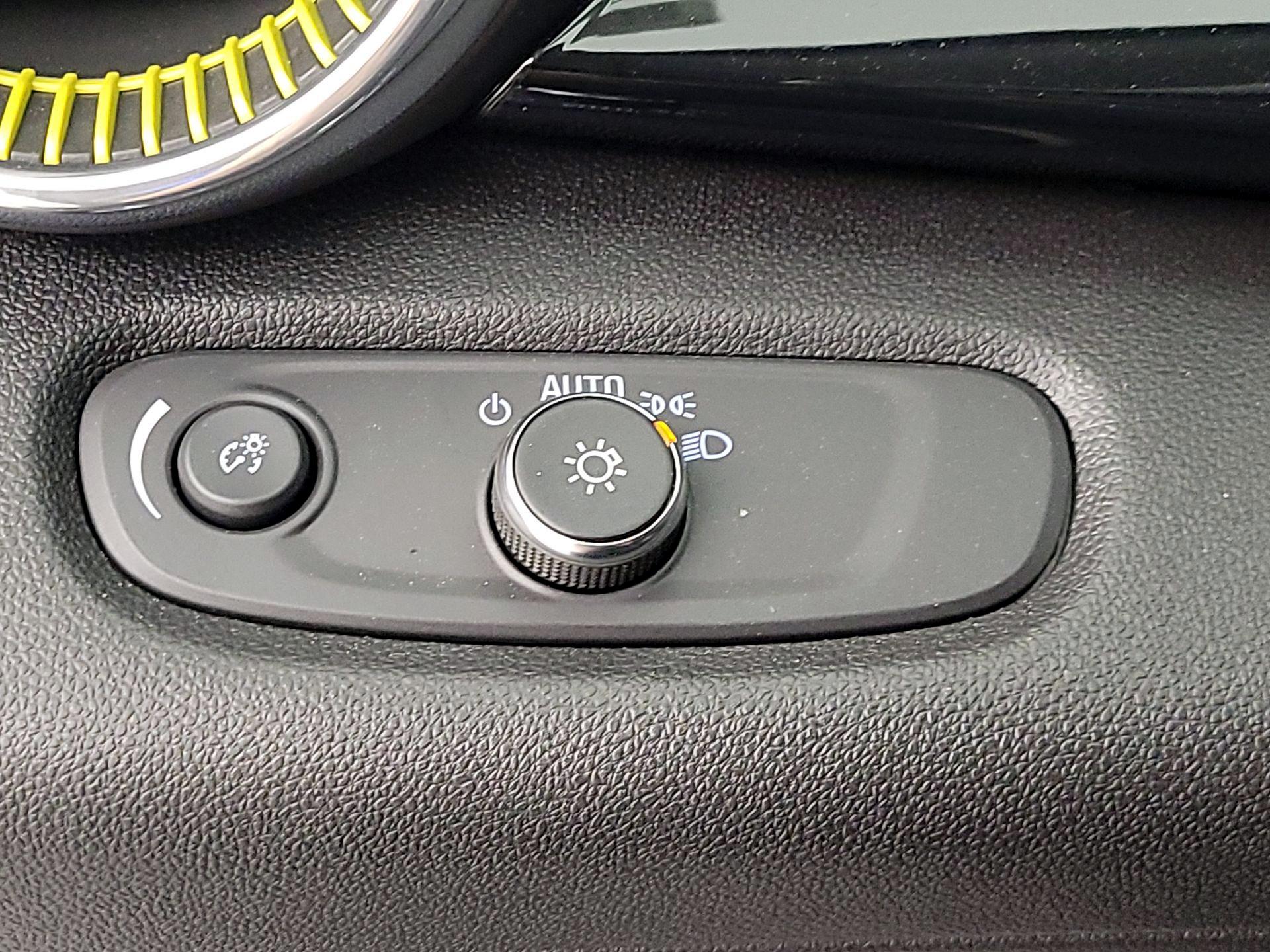 Thumbnail: 2025 Chevrolet Trax - 11