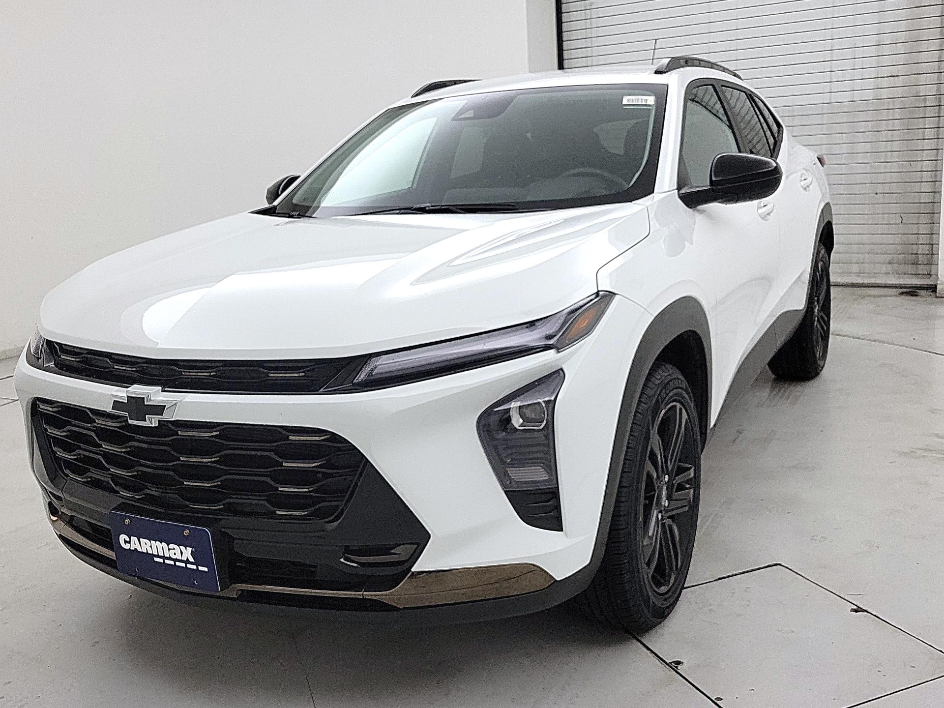 Thumbnail: 2025 Chevrolet Trax - 3