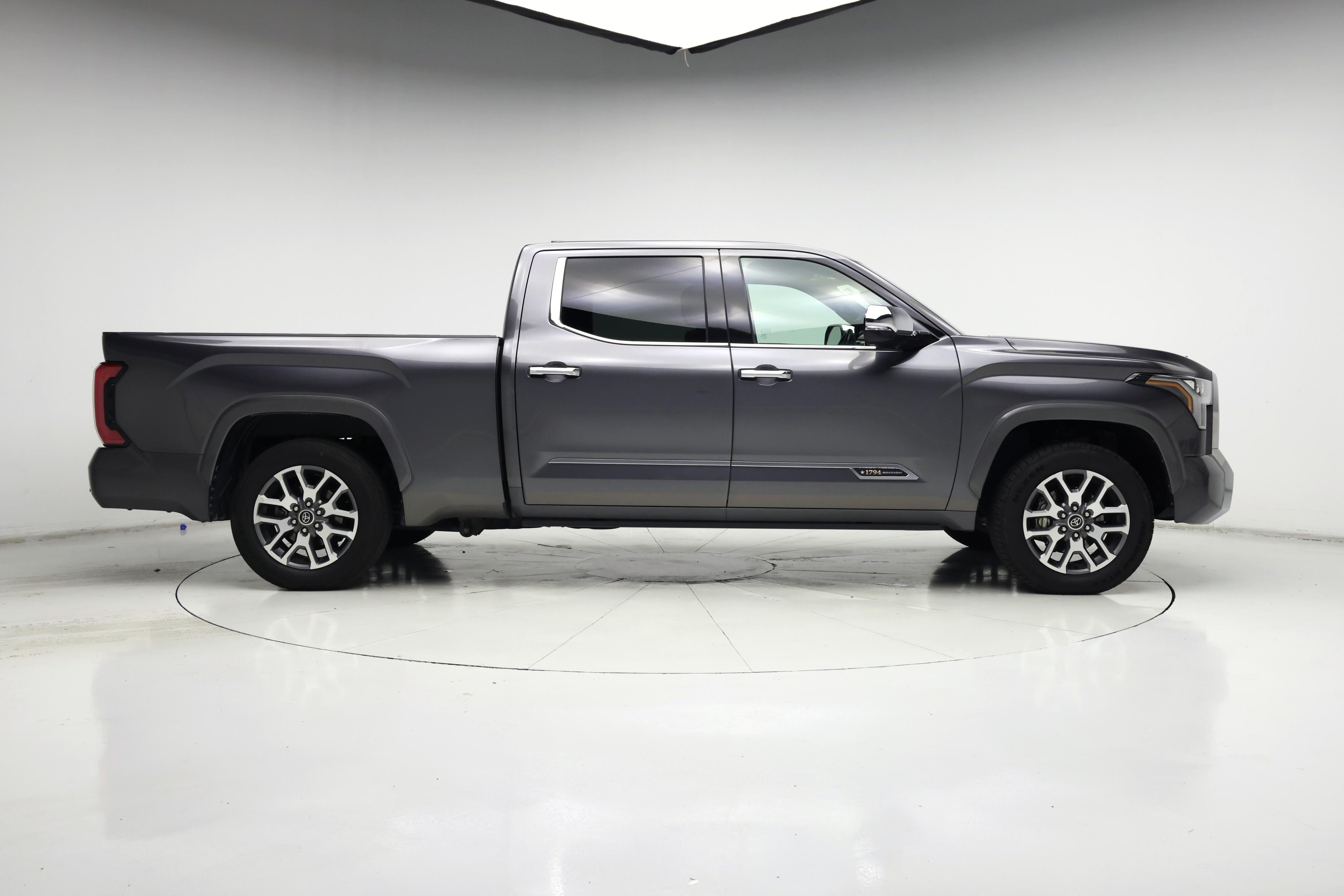 Thumbnail: 2022 Toyota Tundra - 7