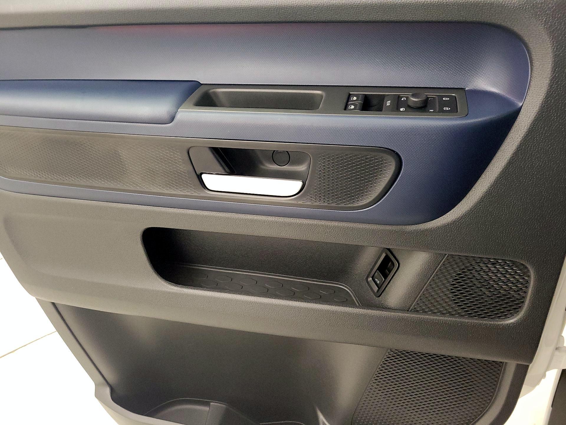 Thumbnail: 2025 Volkswagen ID.Buzz - 12