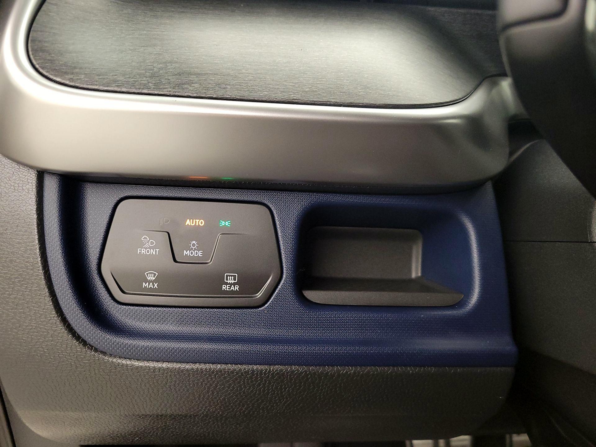 Thumbnail: 2025 Volkswagen ID.Buzz - 13