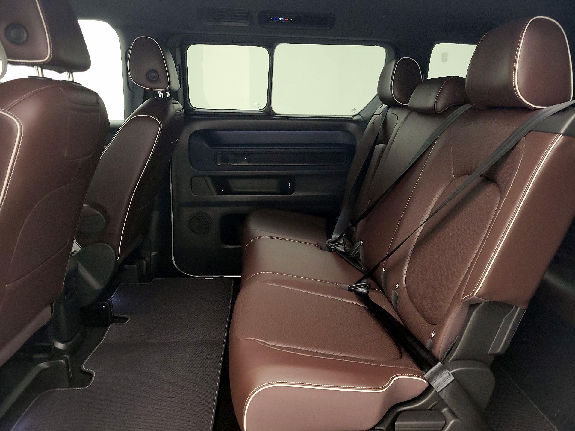 Thumbnail: 2025 Volkswagen ID.Buzz - 19